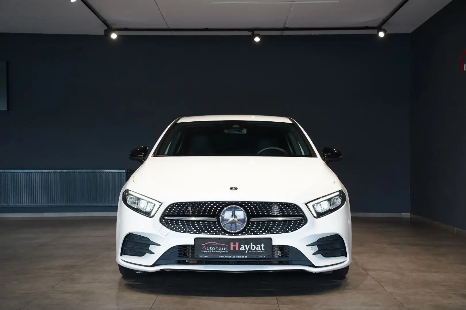 Mercedes-Benz A 200 AMG Night MBUX Wide LED Kamera Totw-Spur Weiß - 2