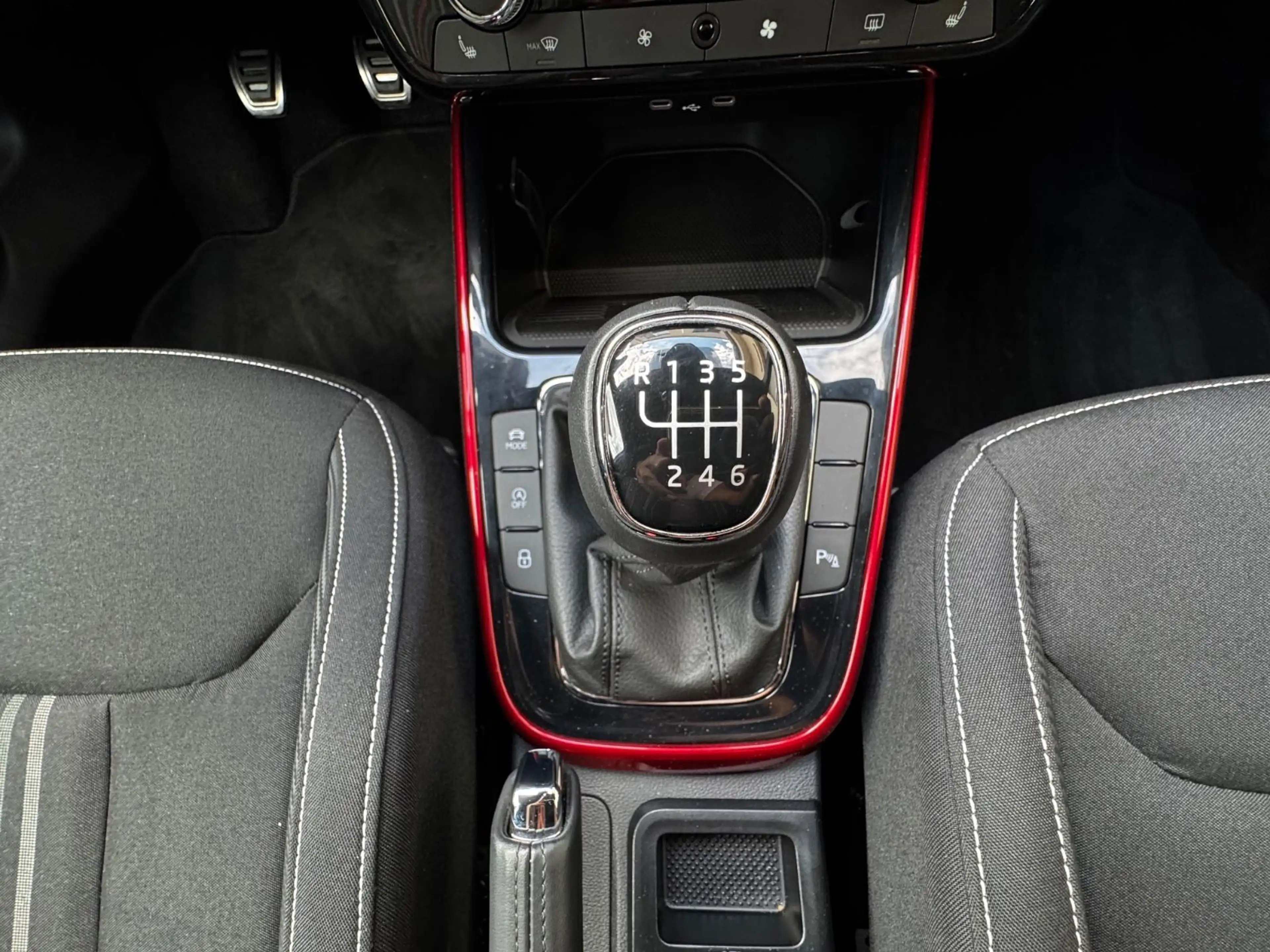 Skoda Fabia Monte Carlo — photo 34