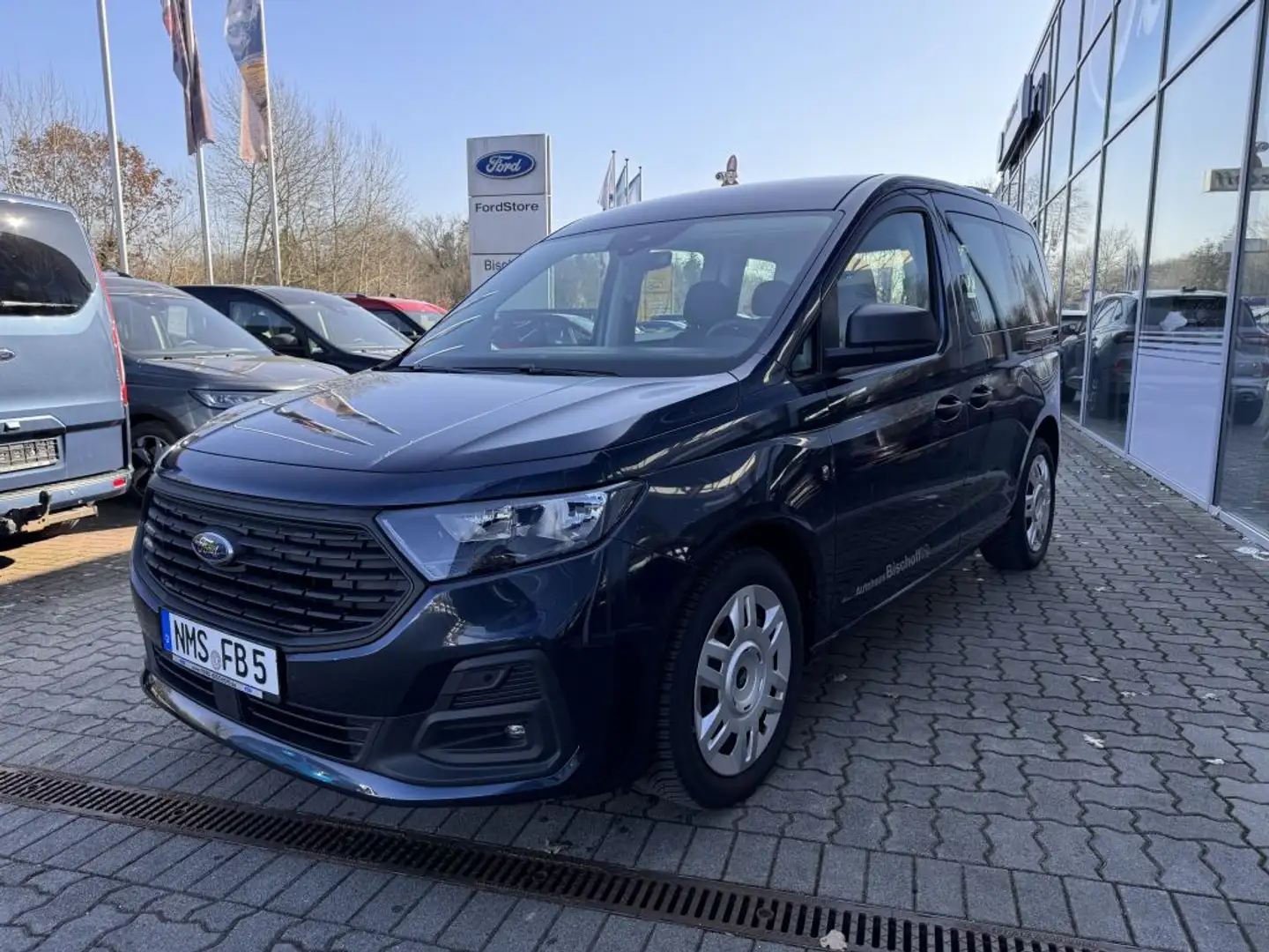 Ford Tourneo Connect 2.0 EcoBlue TREND L1 Automatik, 7-Sitzer Blau - 2