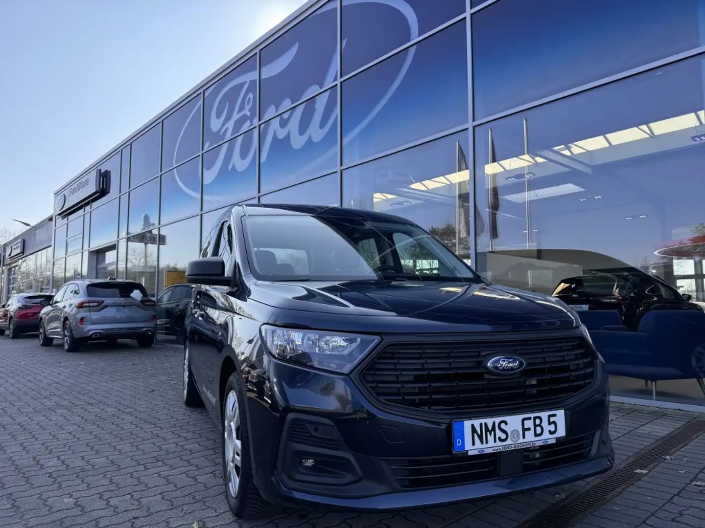 Ford Tourneo Connect 2.0 EcoBlue TREND L1 Automatik, 7-Sitzer Bleu - 1