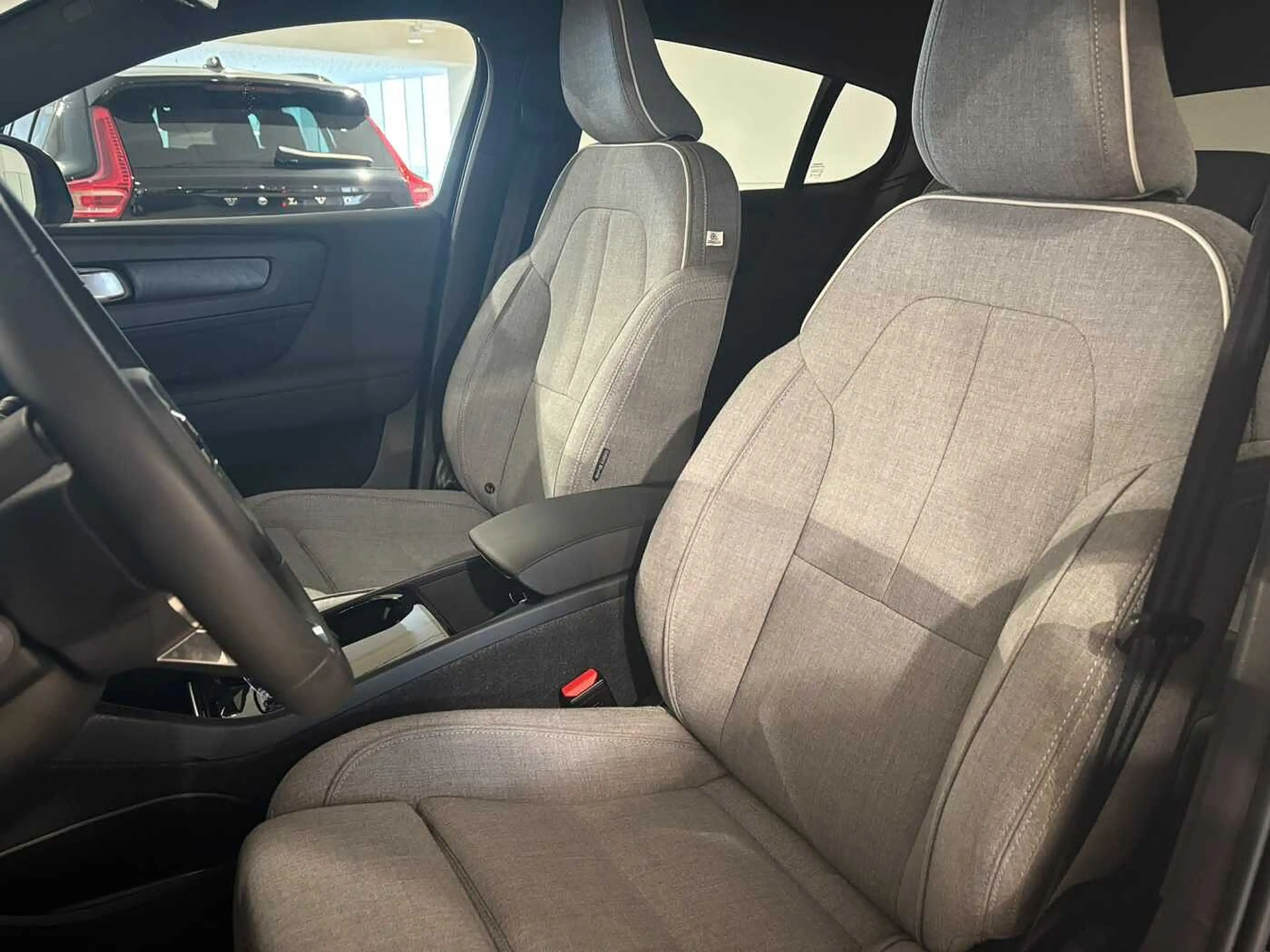 Volvo C40 Plus, Single Motor Extended Range '3 ANS DE GARANT — photo 11
