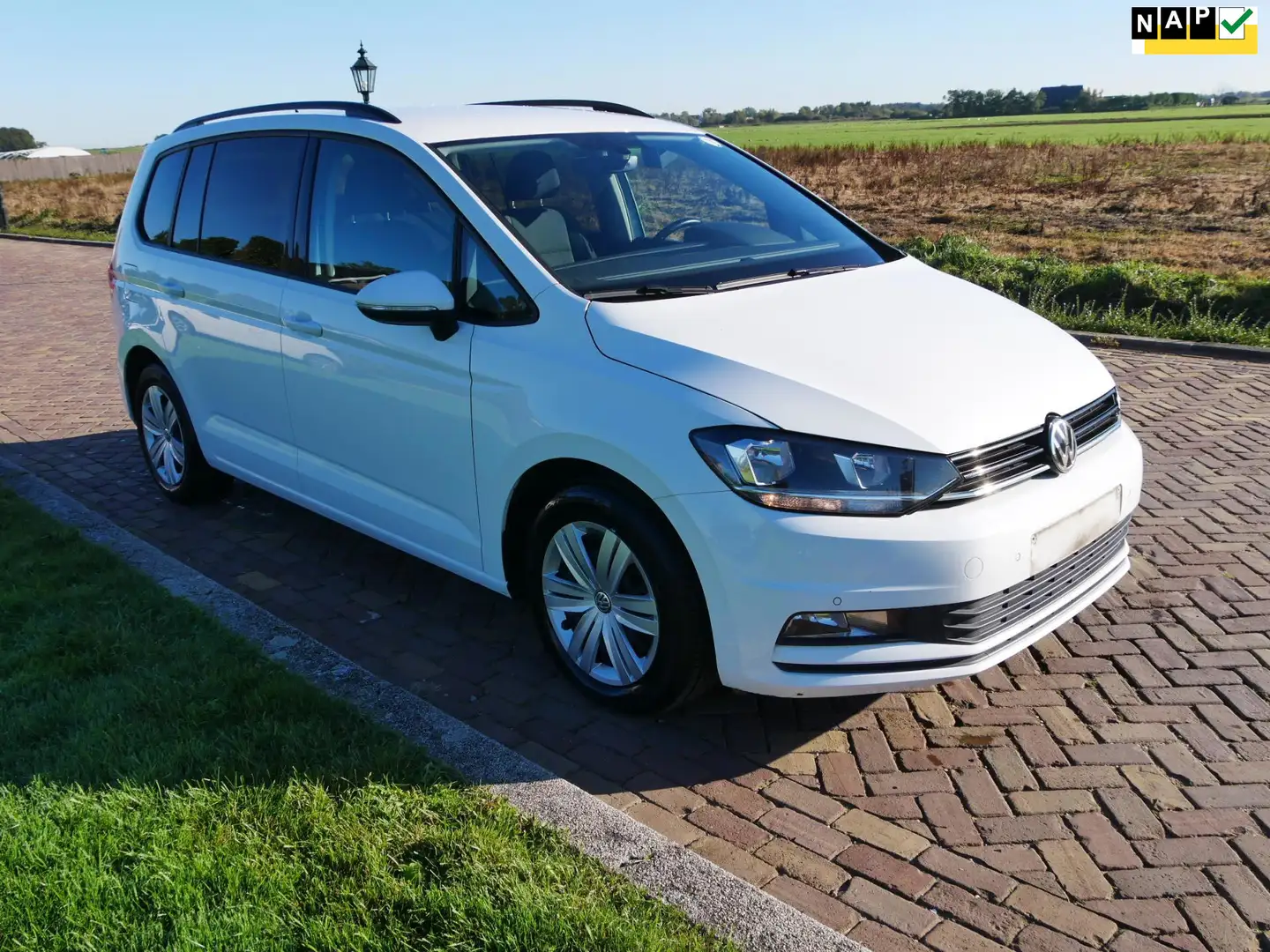 Volkswagen Touran 1.6 TDI SCR Comfortline 7-PERS NAVI CLIMA ** 8499 Bianco - 1