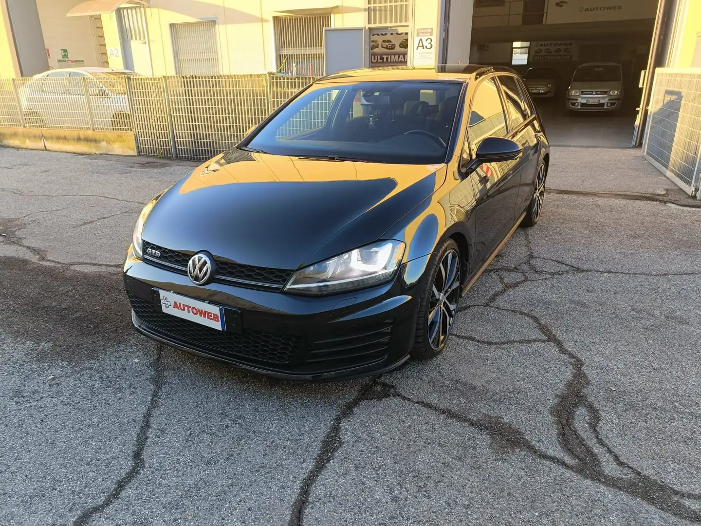 Volkswagen Golf 5p 2.0 tdi 184CV Gtd dsg Negro - 2