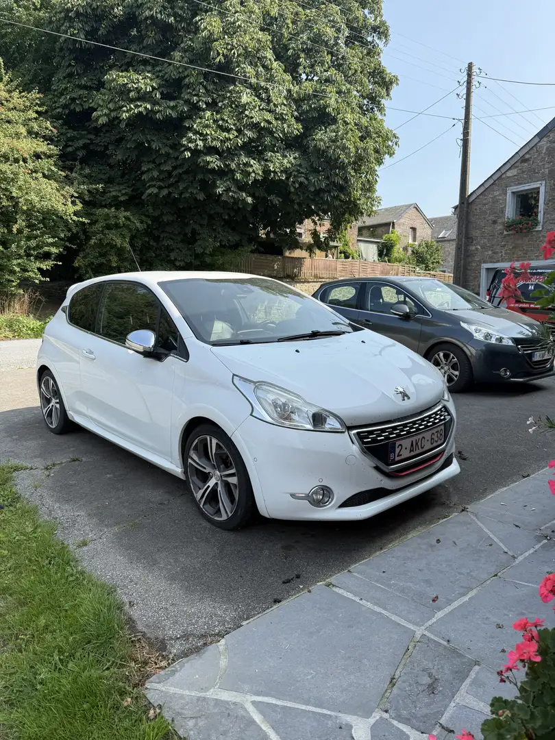 Peugeot 208 1.6i GTi - 1