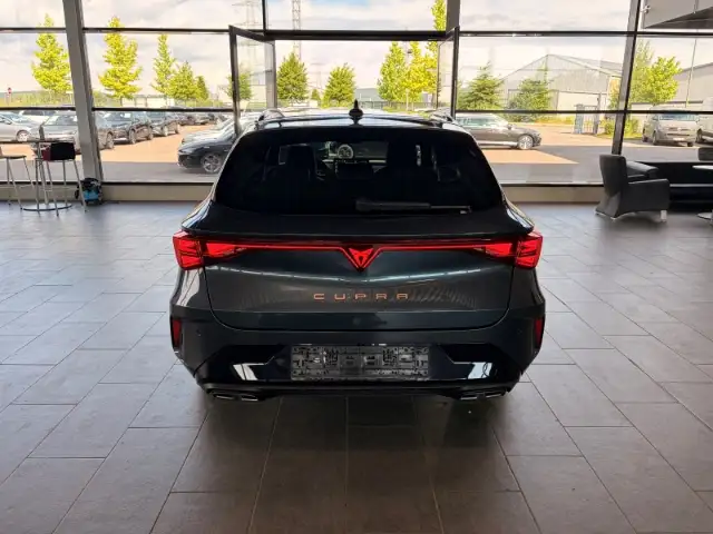 Cupra Leon view 5