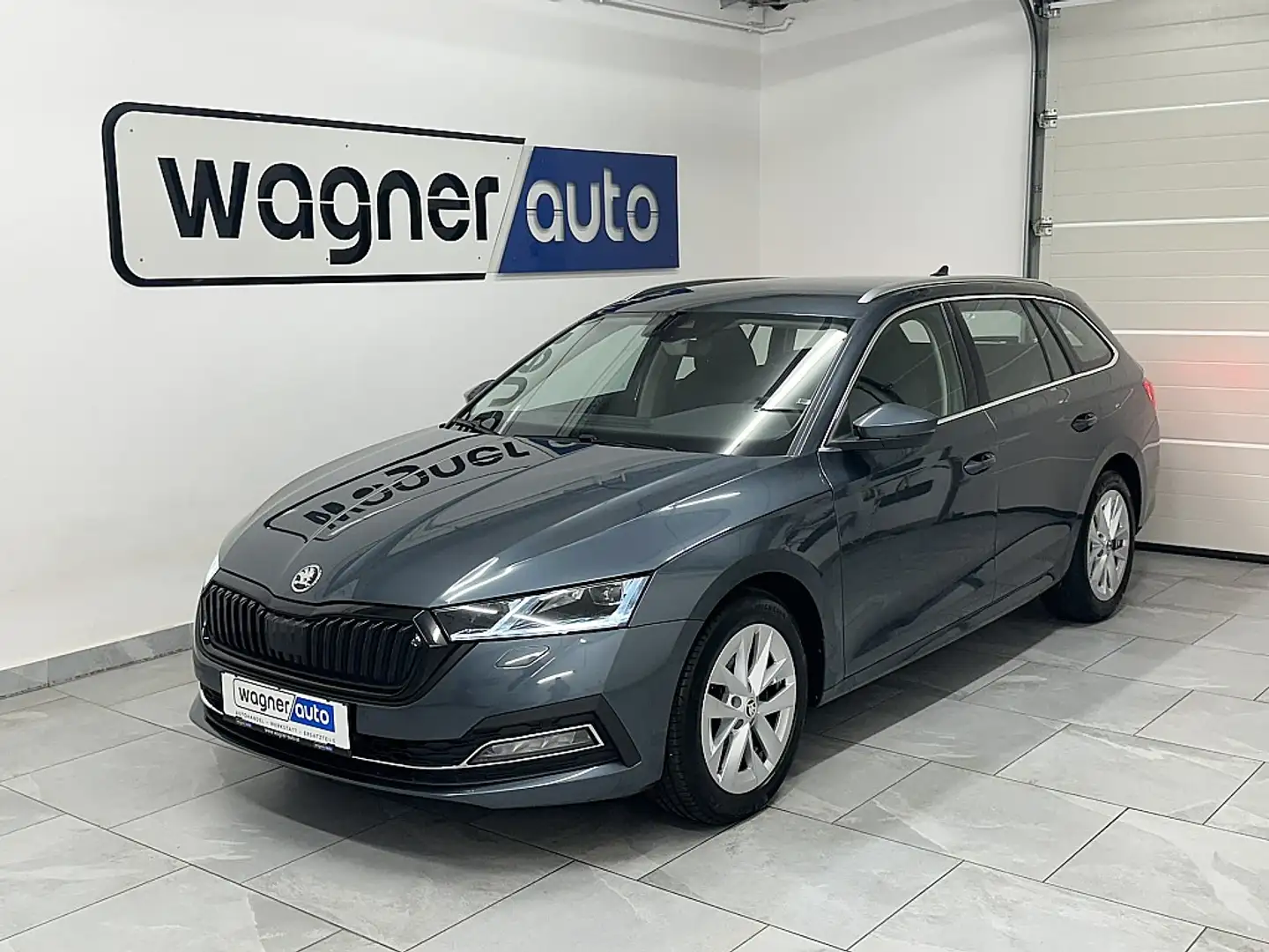 Skoda Octavia Combi 2,0 TDI Premium DSG.Matrix LED/ACC/Navi/S... Grau - 2