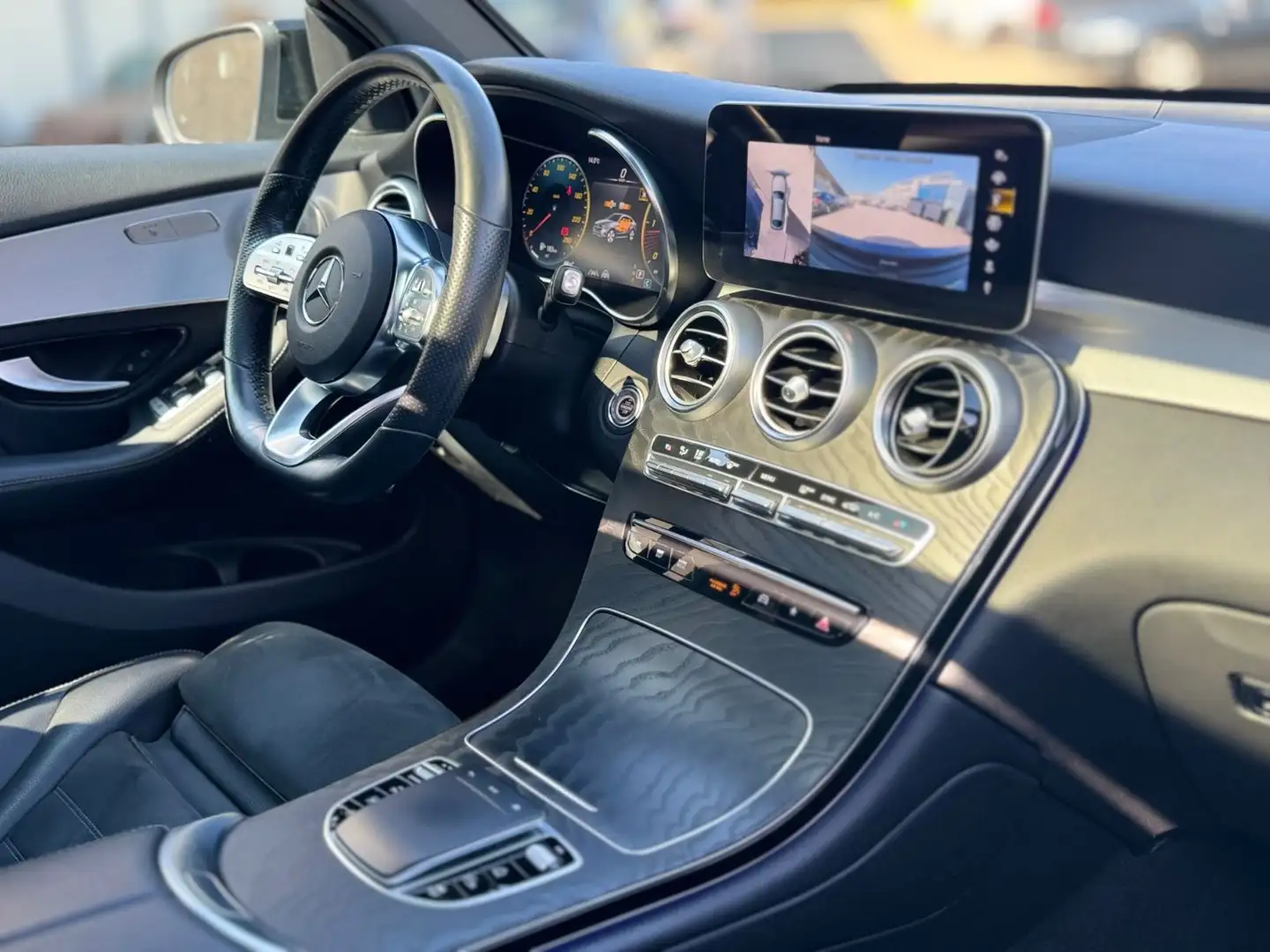 Mercedes-Benz GLC 200 d Coupe AMG DISTR+ BURM GSD AMBI AHK 360° Grau - 2