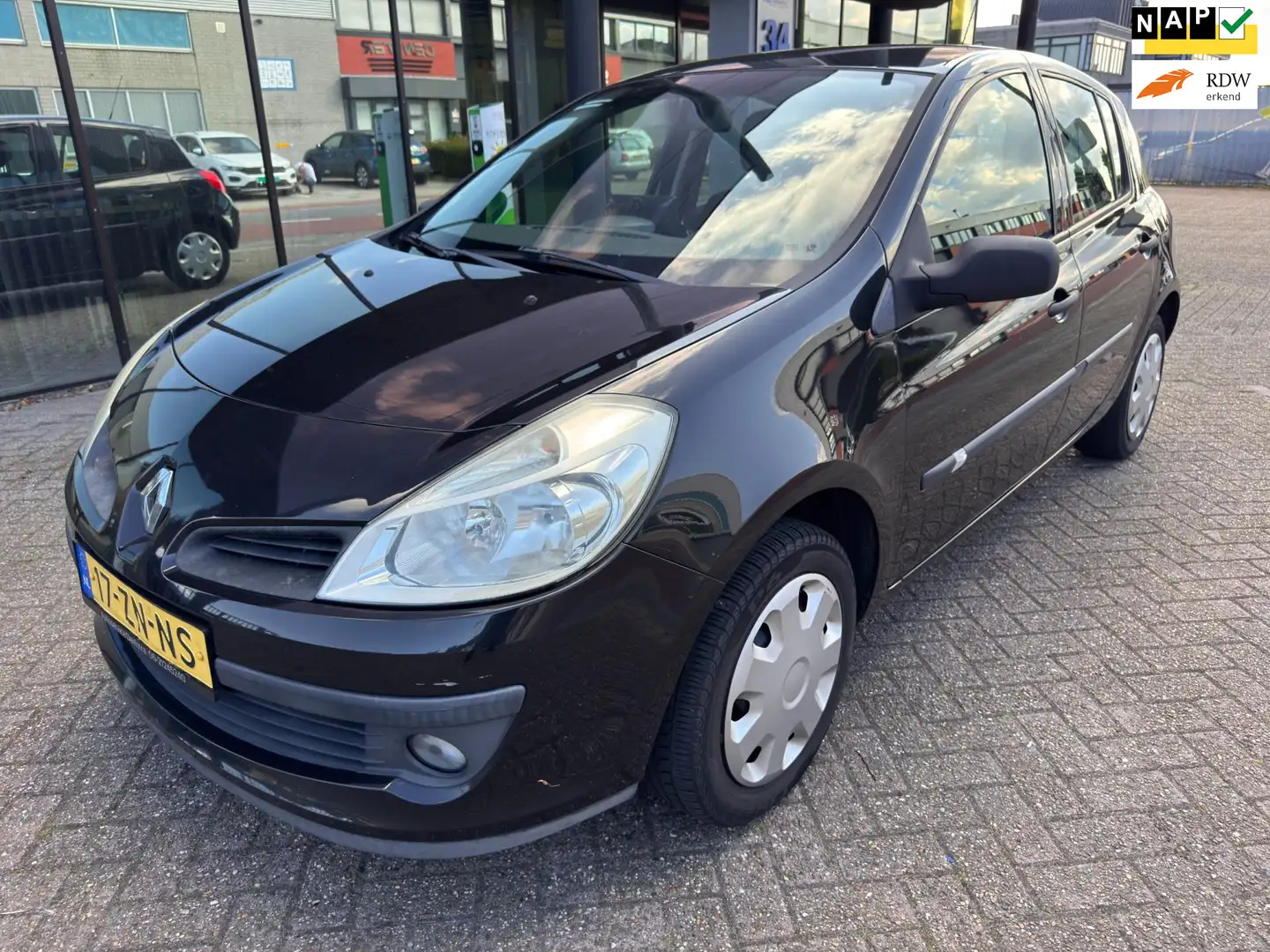 Renault Clio 1.2-16V Special Line / Airco / AppleCarplay / 5-dr Zwart - 1