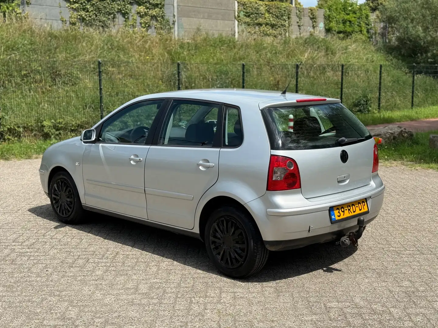 Volkswagen Polo 1.4-16V Athene AIRCO I LEUKE AUTO I INRUILKOOPJE Gris - 2