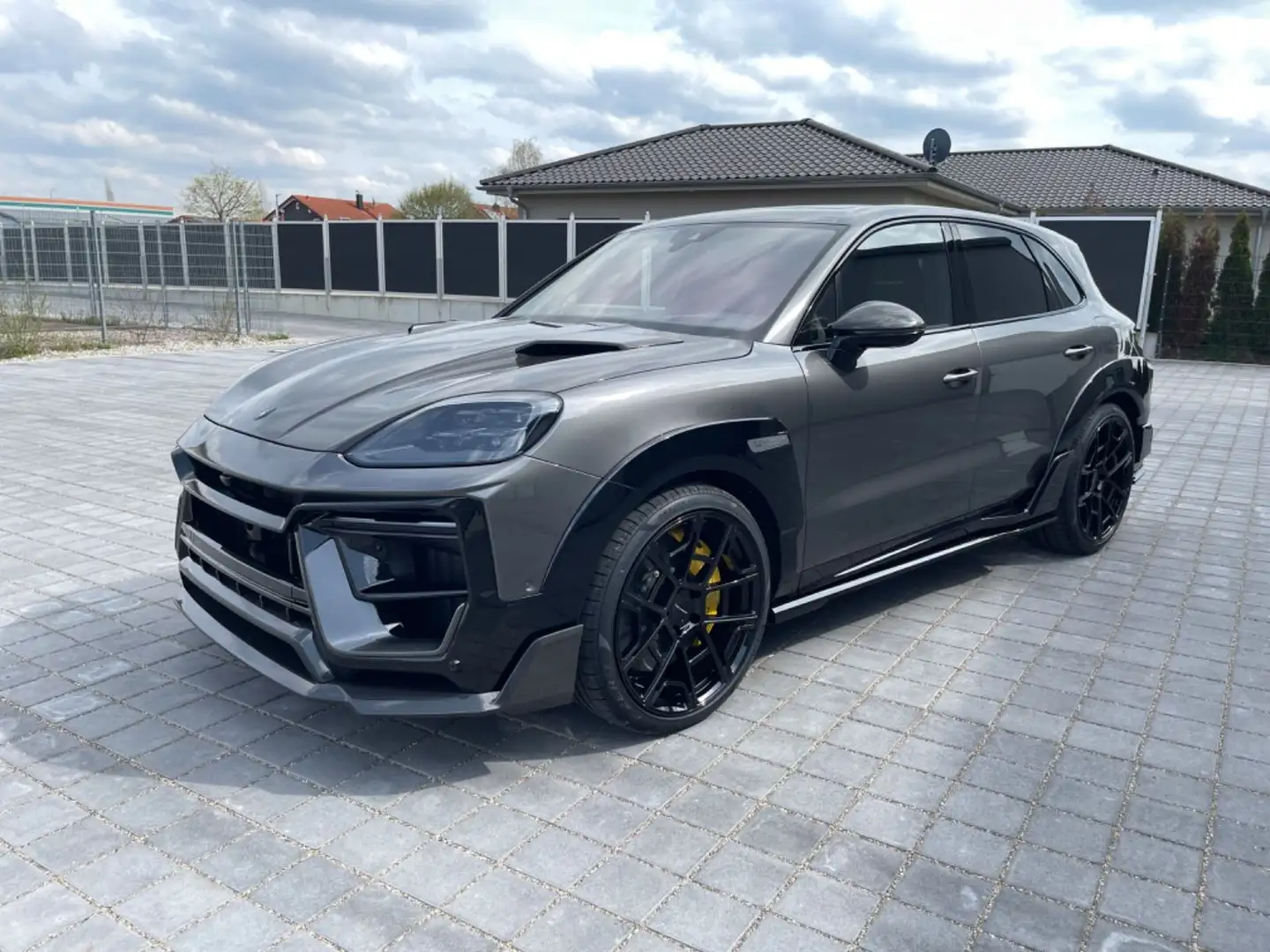 TECHART Cayenne MAGNUM First Edition 1 of 25 Grau - 1