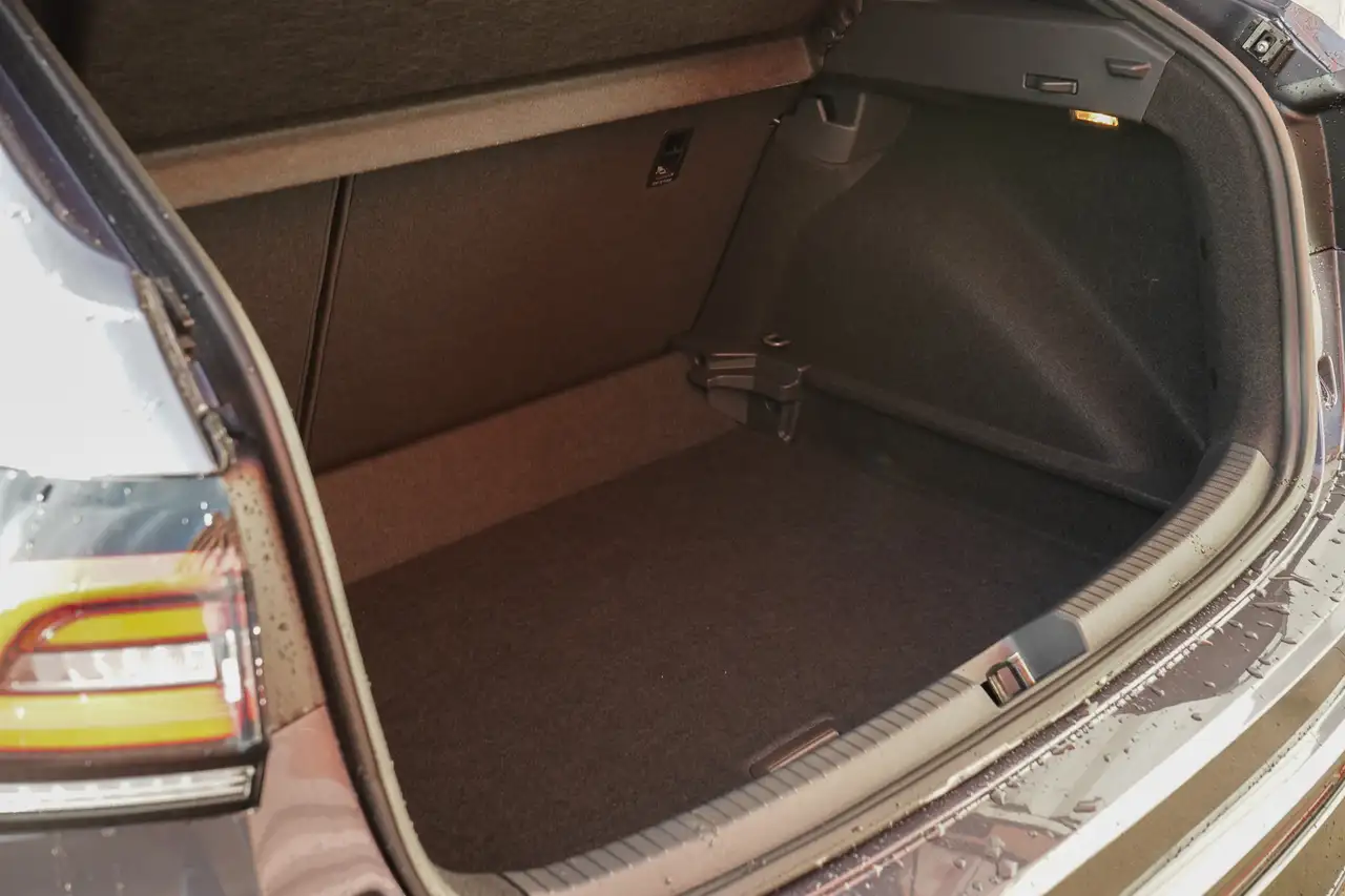 Volkswagen Taigo Taigo | R-Line Business | DSG | Black style 9
