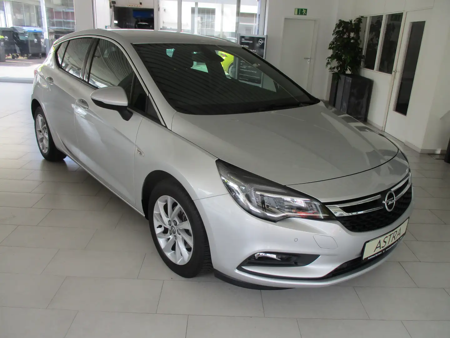 Opel Astra K Dynamic/ Allwetter/ PP/ USB/ BT/ Navi/ Automatik Silber - 1