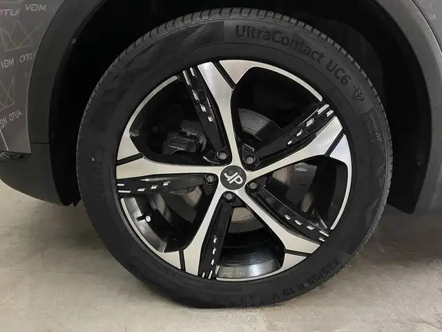 DR Automobiles DR6 view 15