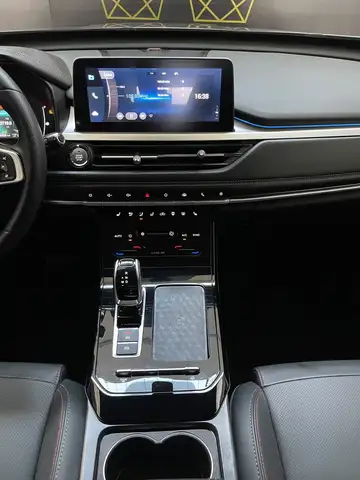 DR Automobiles DR6 view 13