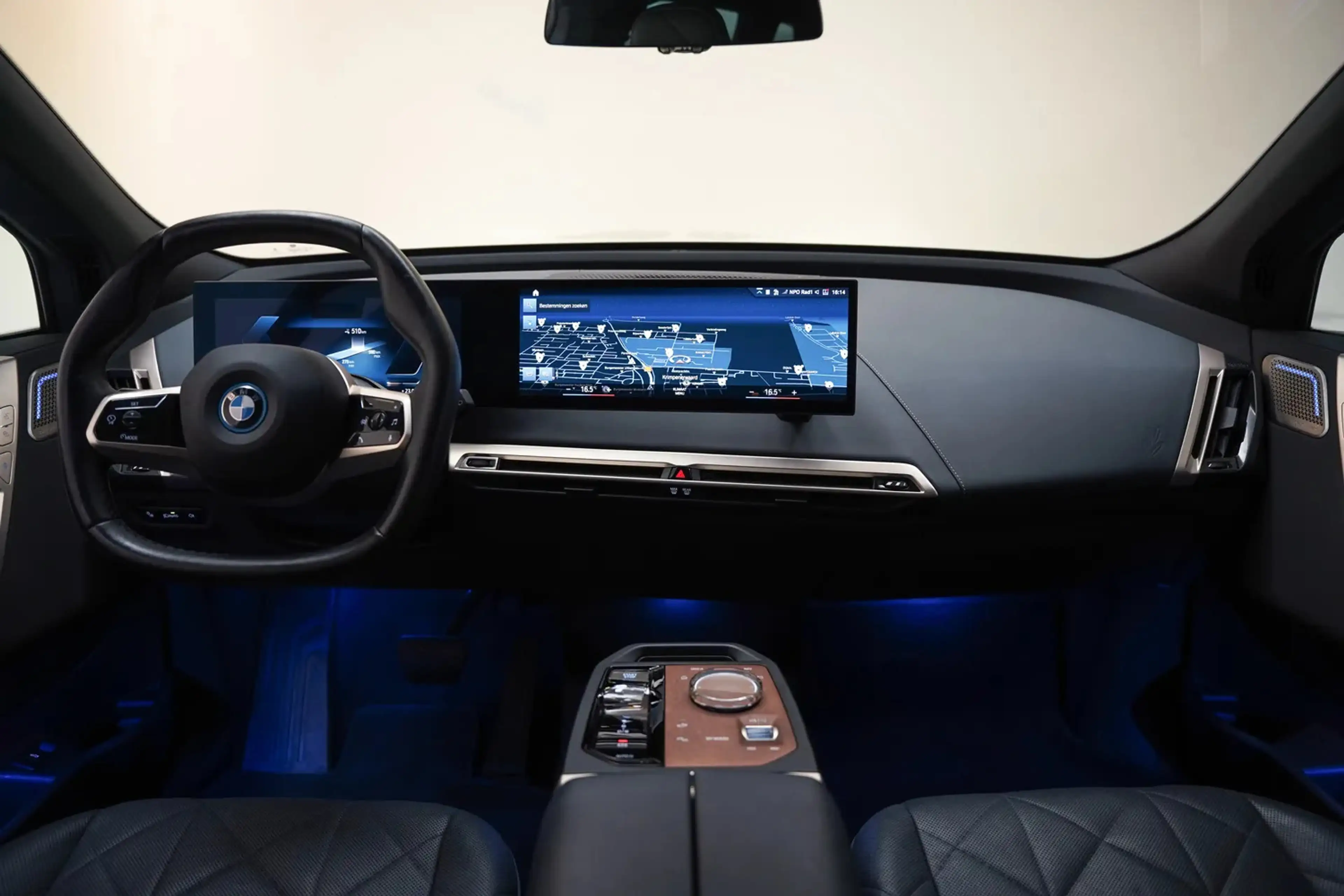 BMW iX xDrive50 M Sport High Executive 112 kWh [ Panorama — photo 4