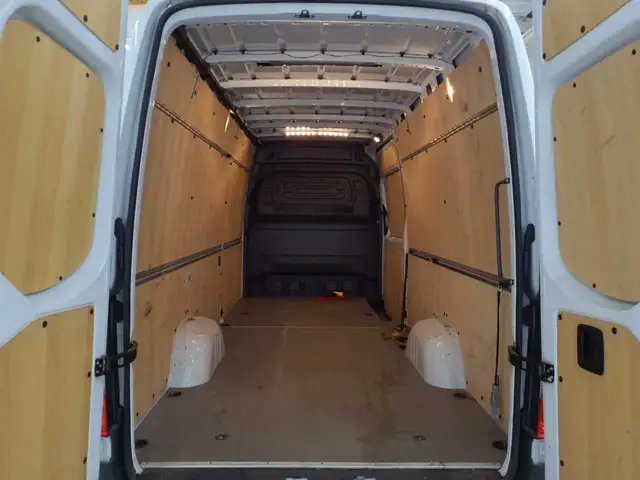 Mercedes-Benz Sprinter view 10