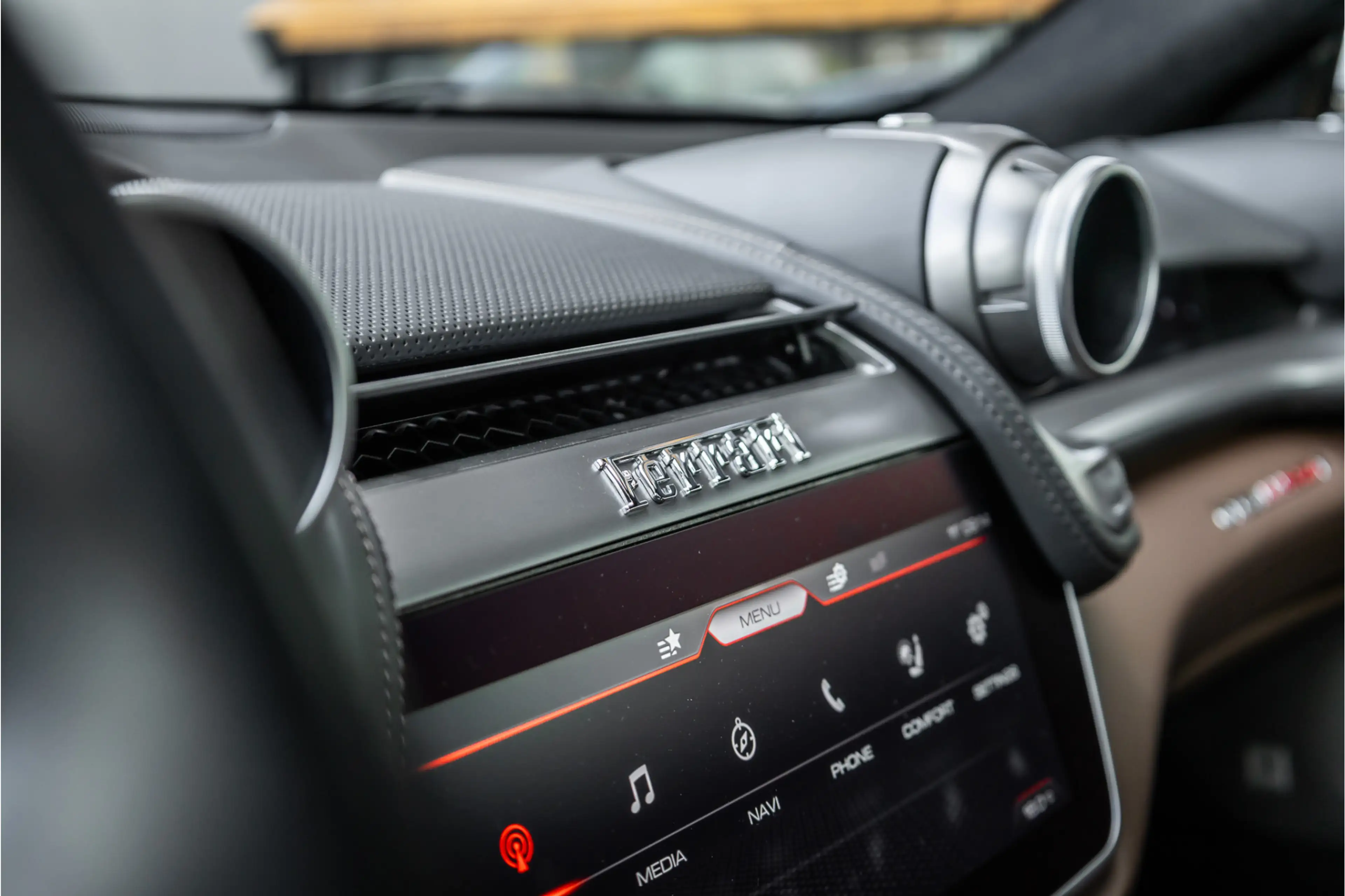 Ferrari GTC4 Lusso GTC4Lusso T 3.9 V8 - Panorama | Passenger Display — photo 14