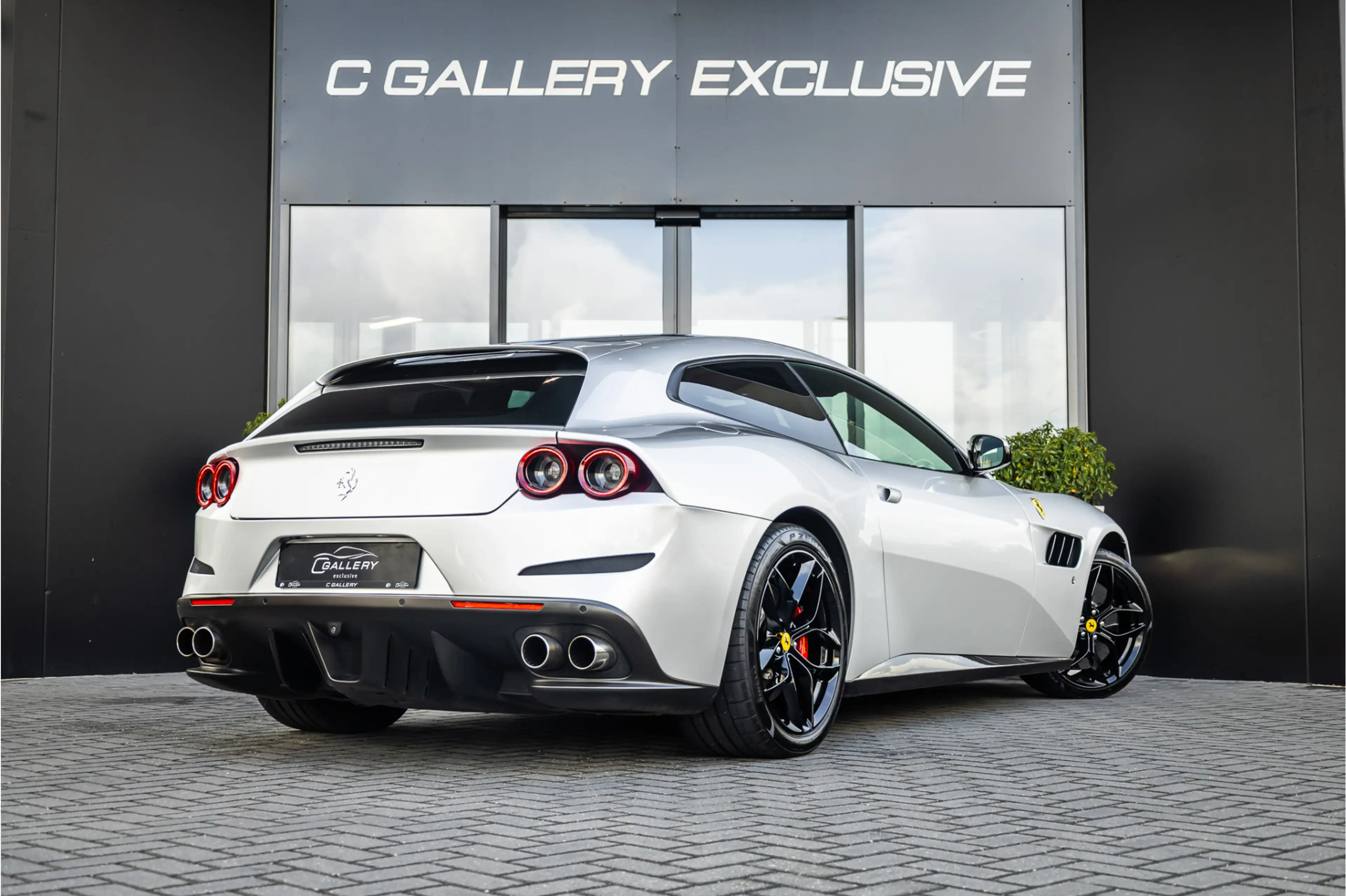 Ferrari GTC4 Lusso GTC4Lusso T 3.9 V8 - Panorama | Passenger Display — photo 7