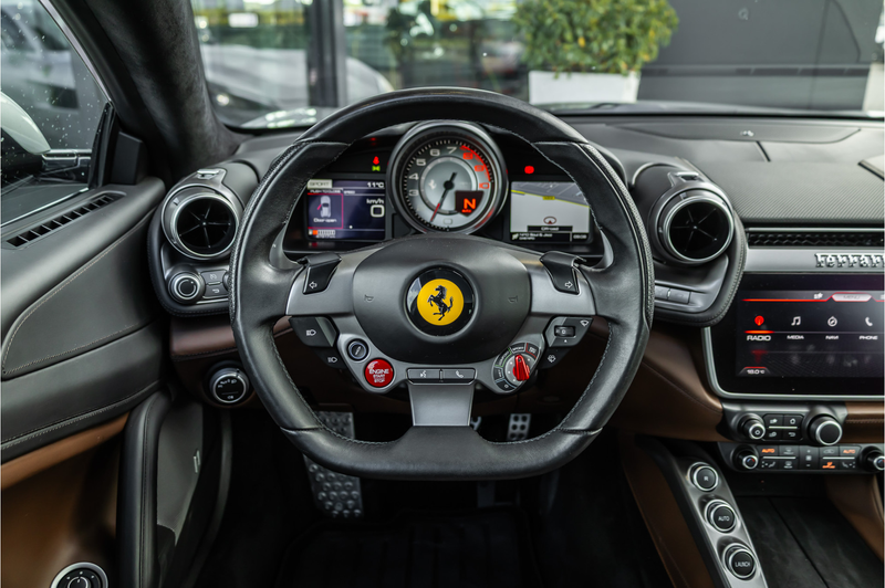 Ferrari GTC4 Lusso GTC4Lusso T 3.9 V8 - Panorama | Passenger Display — photo 12