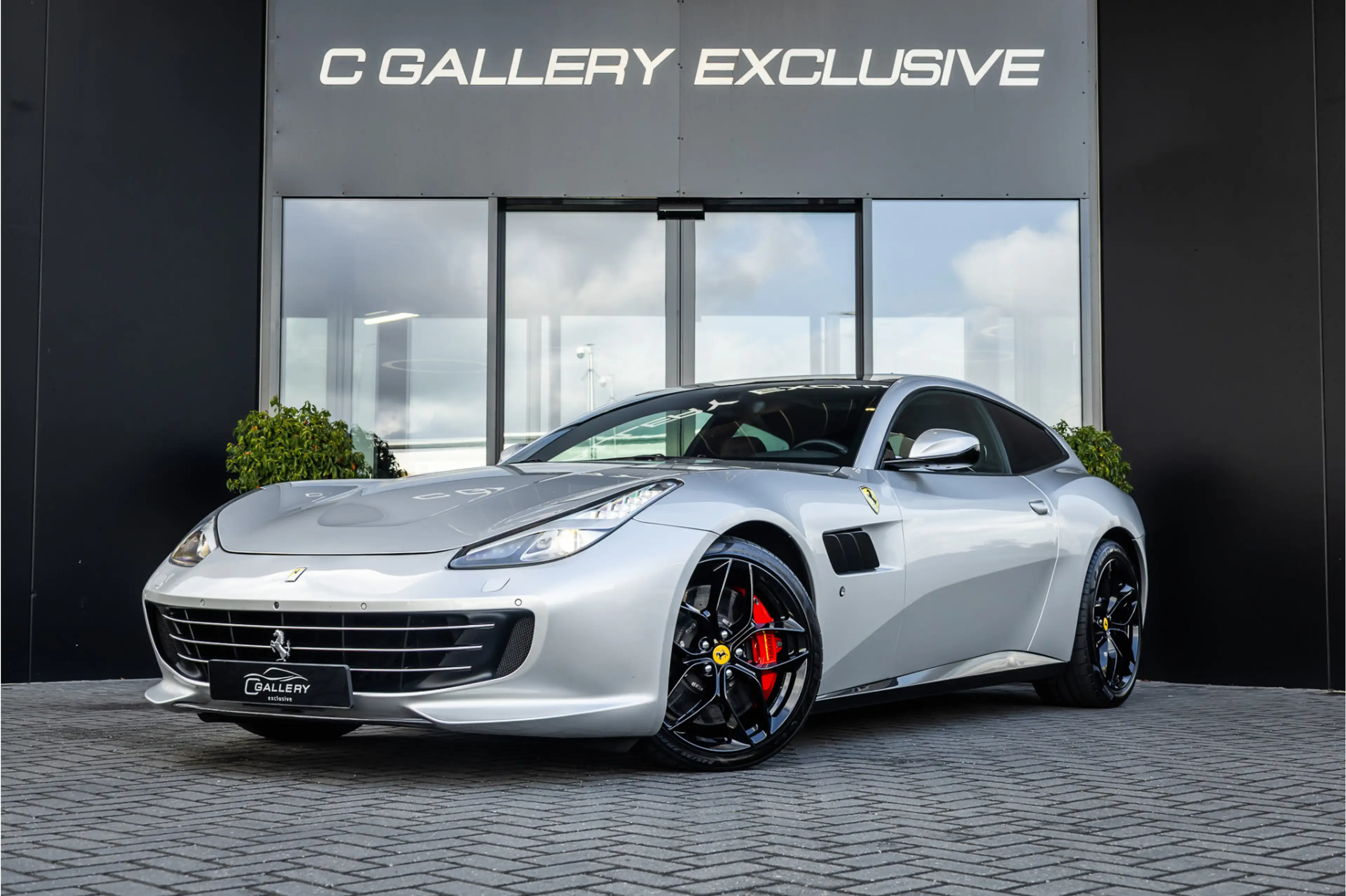 Ferrari GTC4 Lusso GTC4Lusso T 3.9 V8 - Panorama | Passenger Display — photo 3