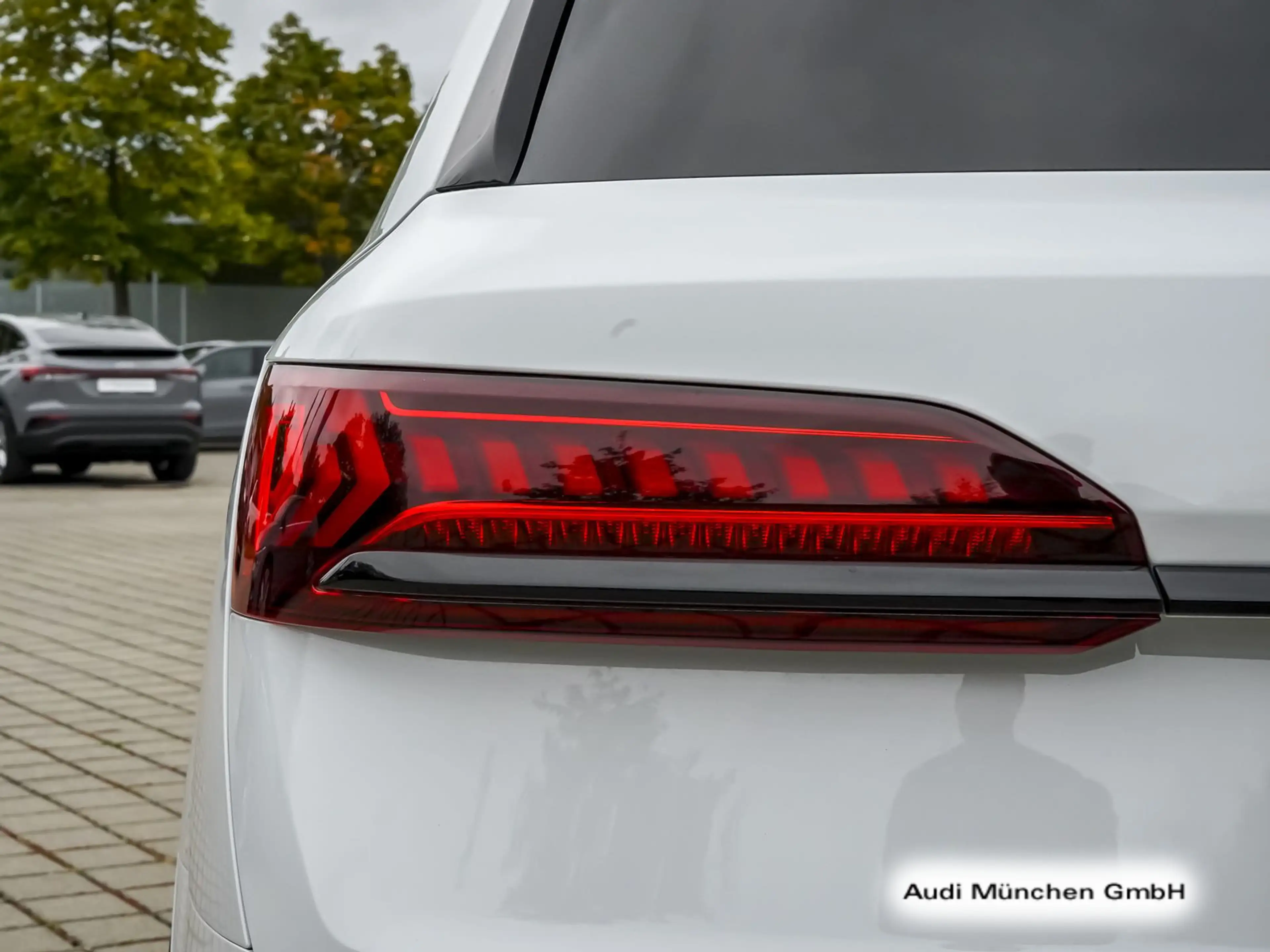 Audi SQ7 UPE:145" 7-Sitzer/Pano/StdHzg/B&O — photo 11