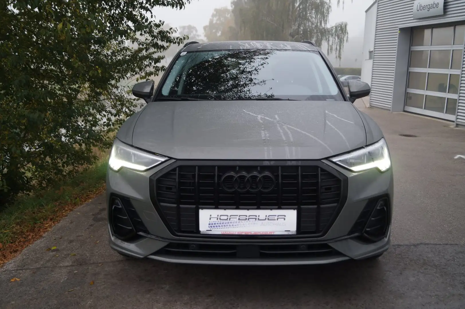 Audi Q3 35 TDI admired Grau - 2