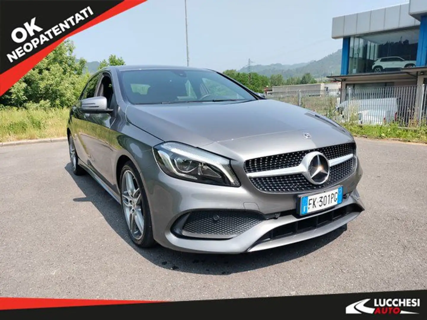 Mercedes-Benz A 200 A 200 d Premium Grijs - 1