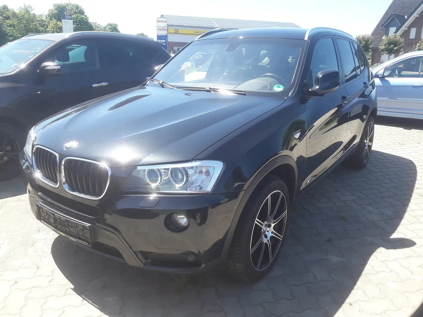 BMW X3 xDrive 20 d Schwarz - 2