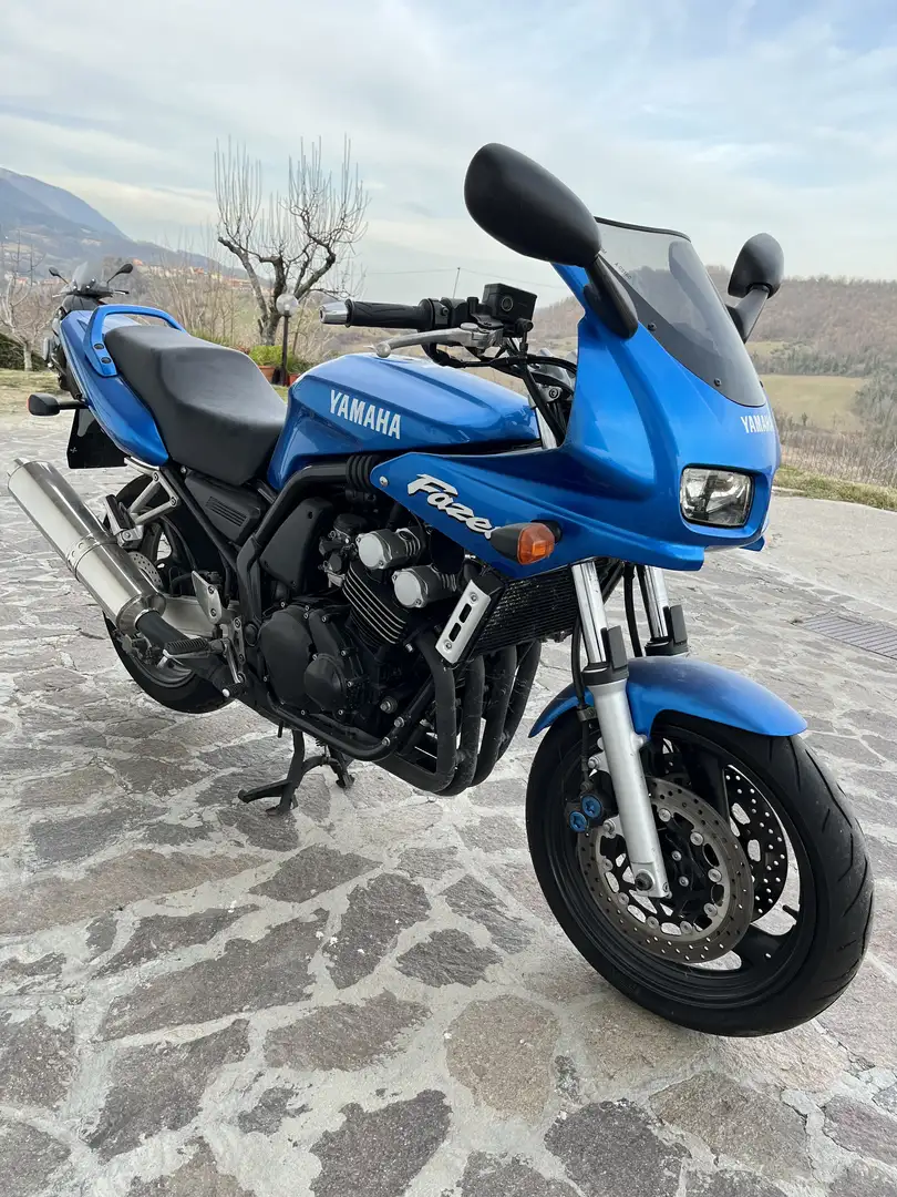 Yamaha FZS 600 - 1