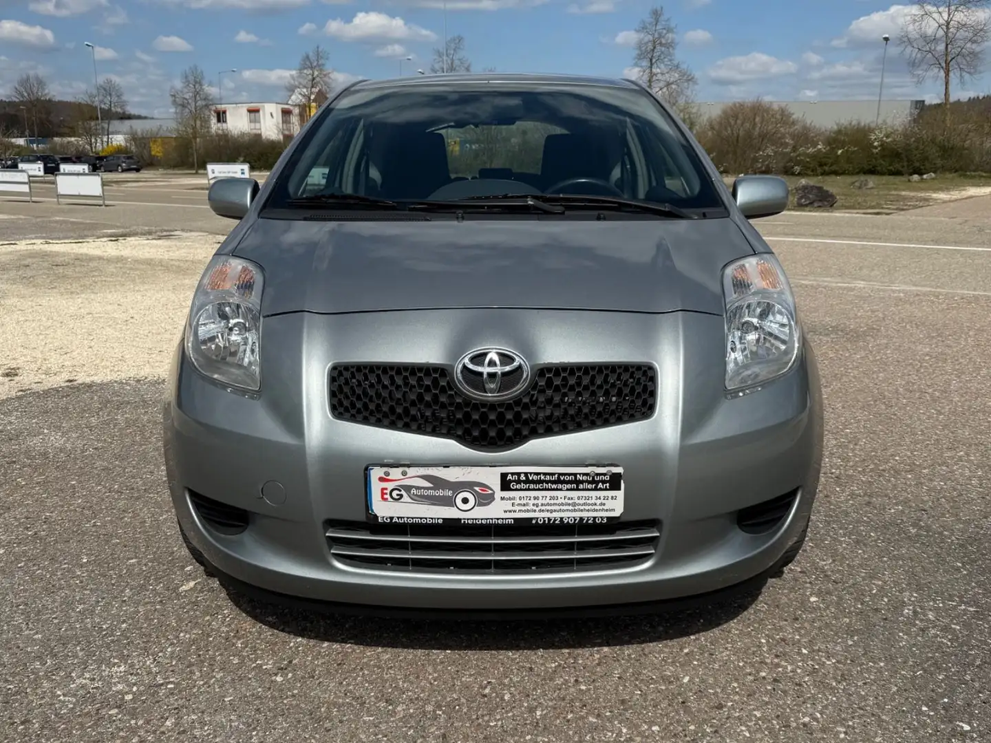 Toyota Yaris 1,3-l-VVT-i Sol*KLIMA*PDC*ISOFIX*BLUETOOTH Zilver - 2