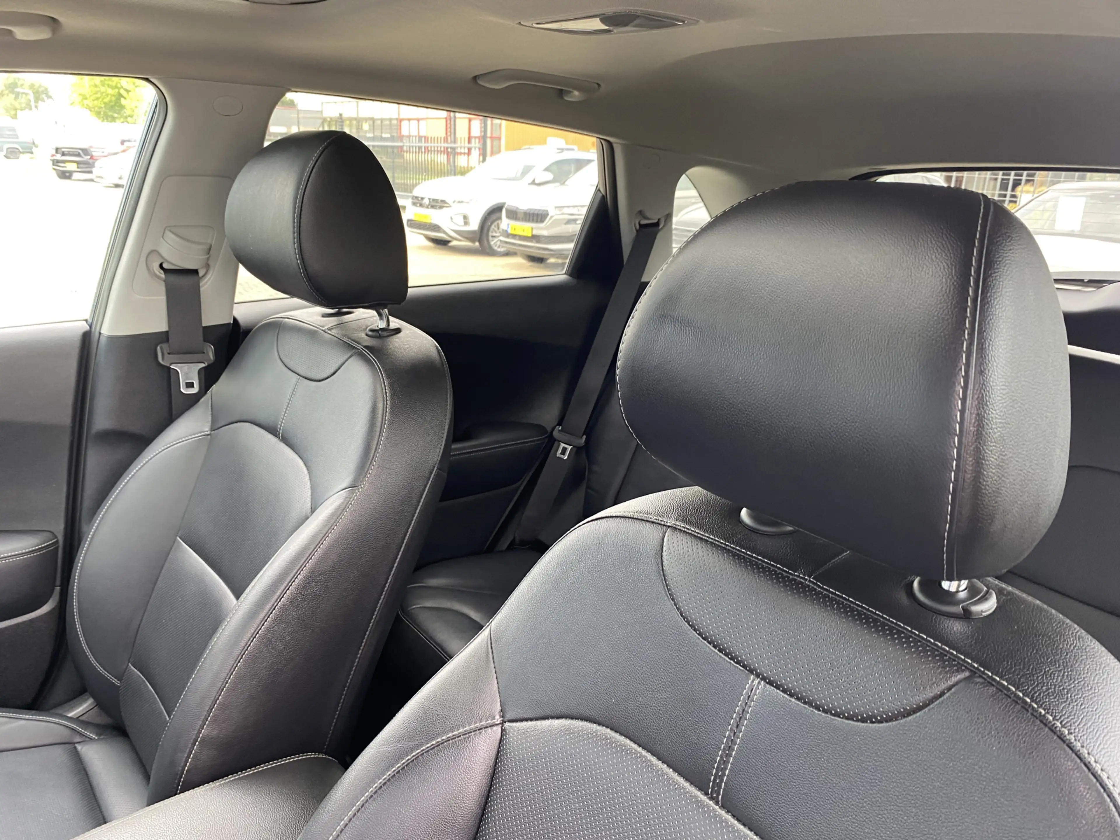 Kia Niro 1.6 GDi Hybrid BusinessLine Stoelverwarming & Stuu — photo 14