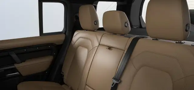 Land Rover Defender X-Dynamic SE 2.0 PHEV 300 PS Ansicht 5
