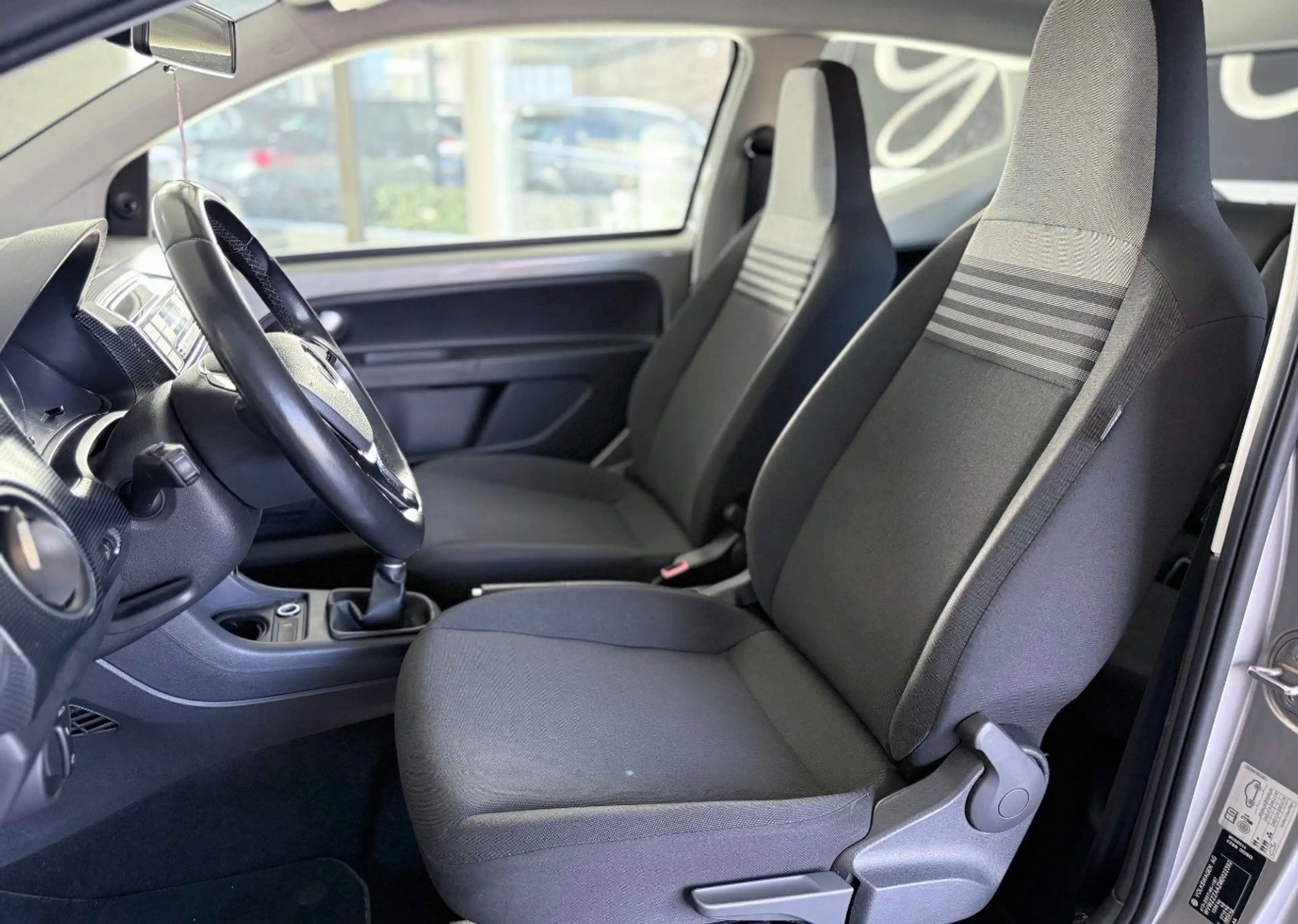 Volkswagen up! Up! 1.0i Up! United — photo 11