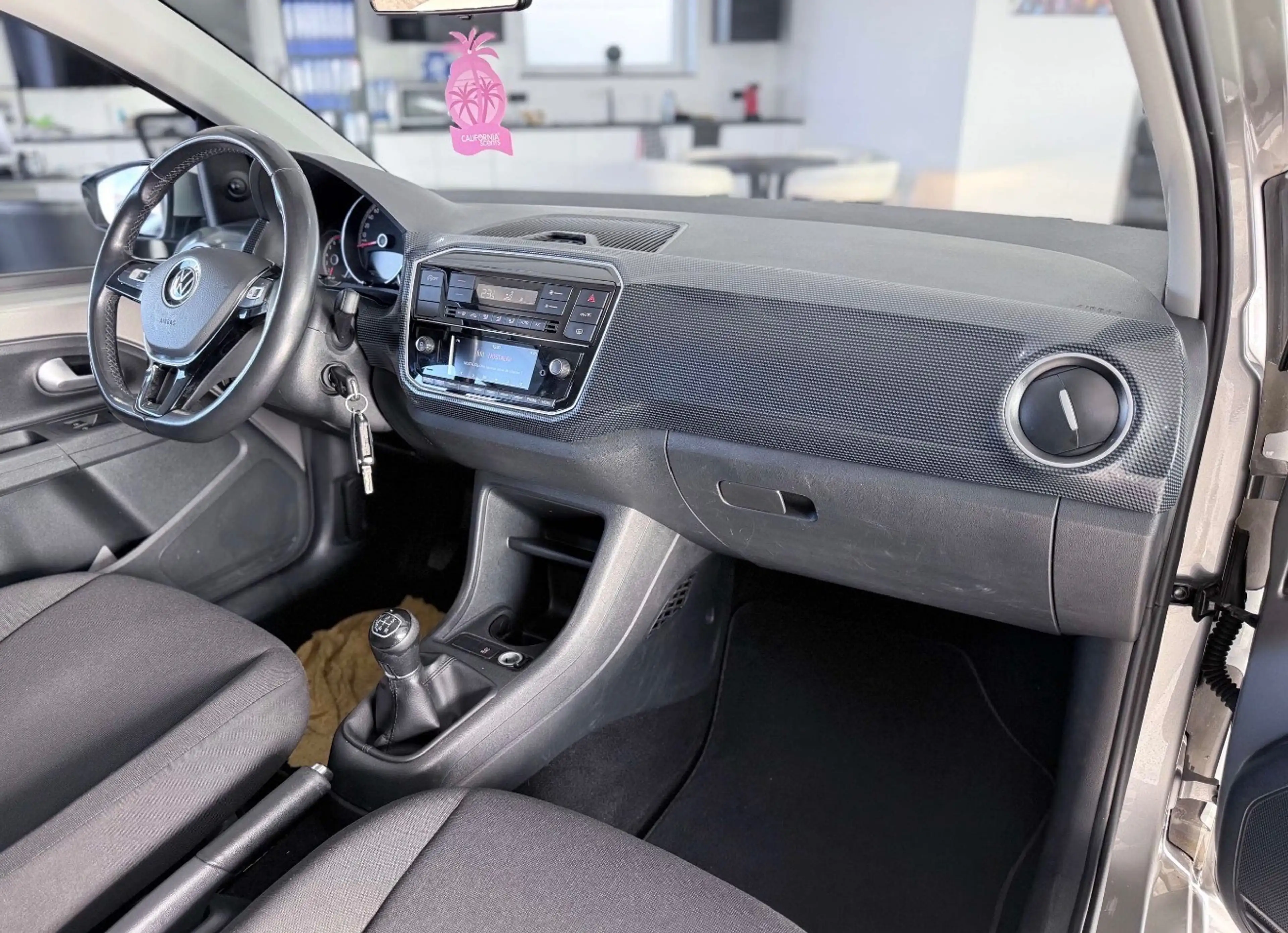 Volkswagen up! Up! 1.0i Up! United — photo 10