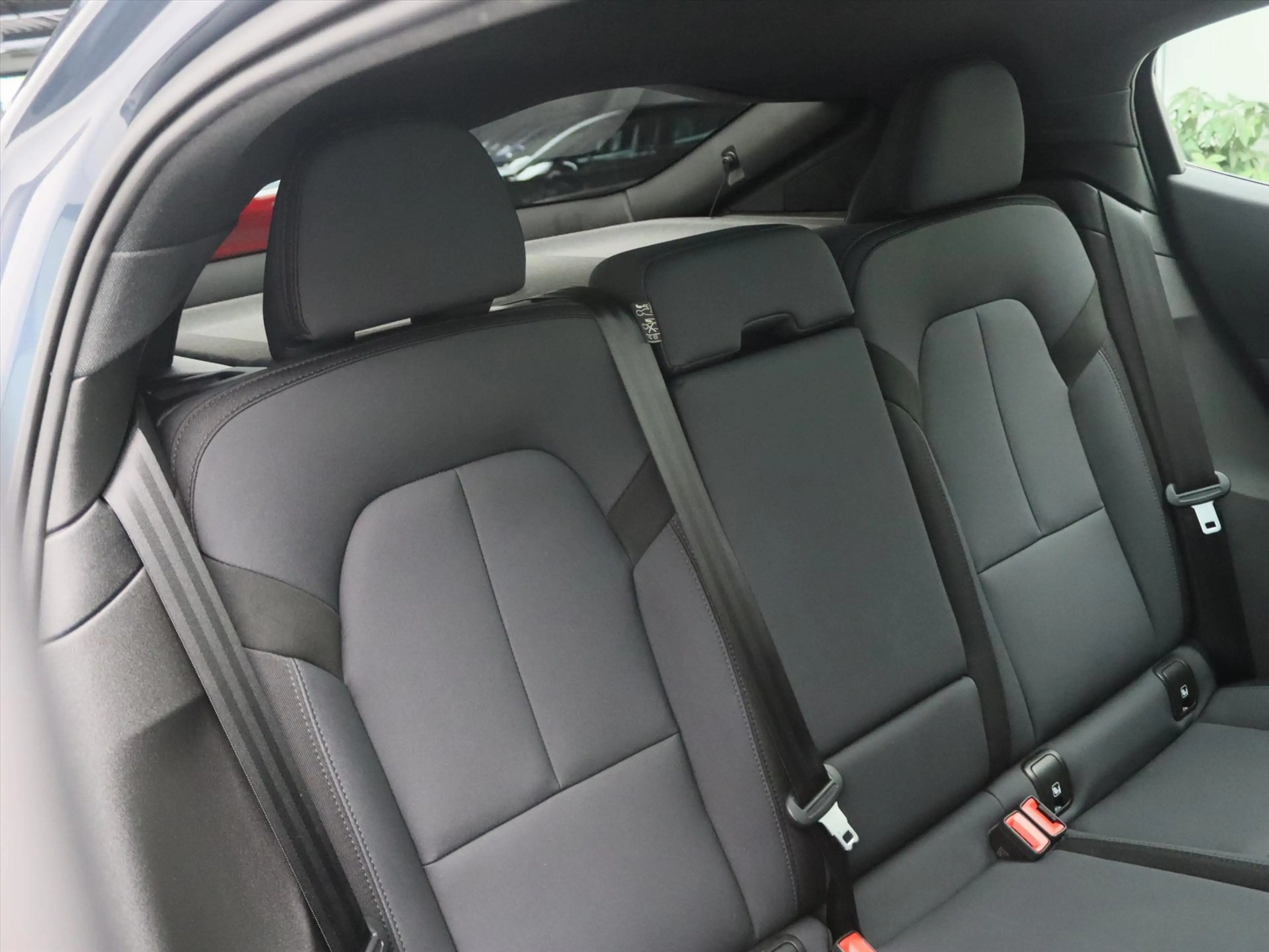 Polestar 2 Standard Range Single Motor 63kWh 225pk 91.65% SoH — photo 11