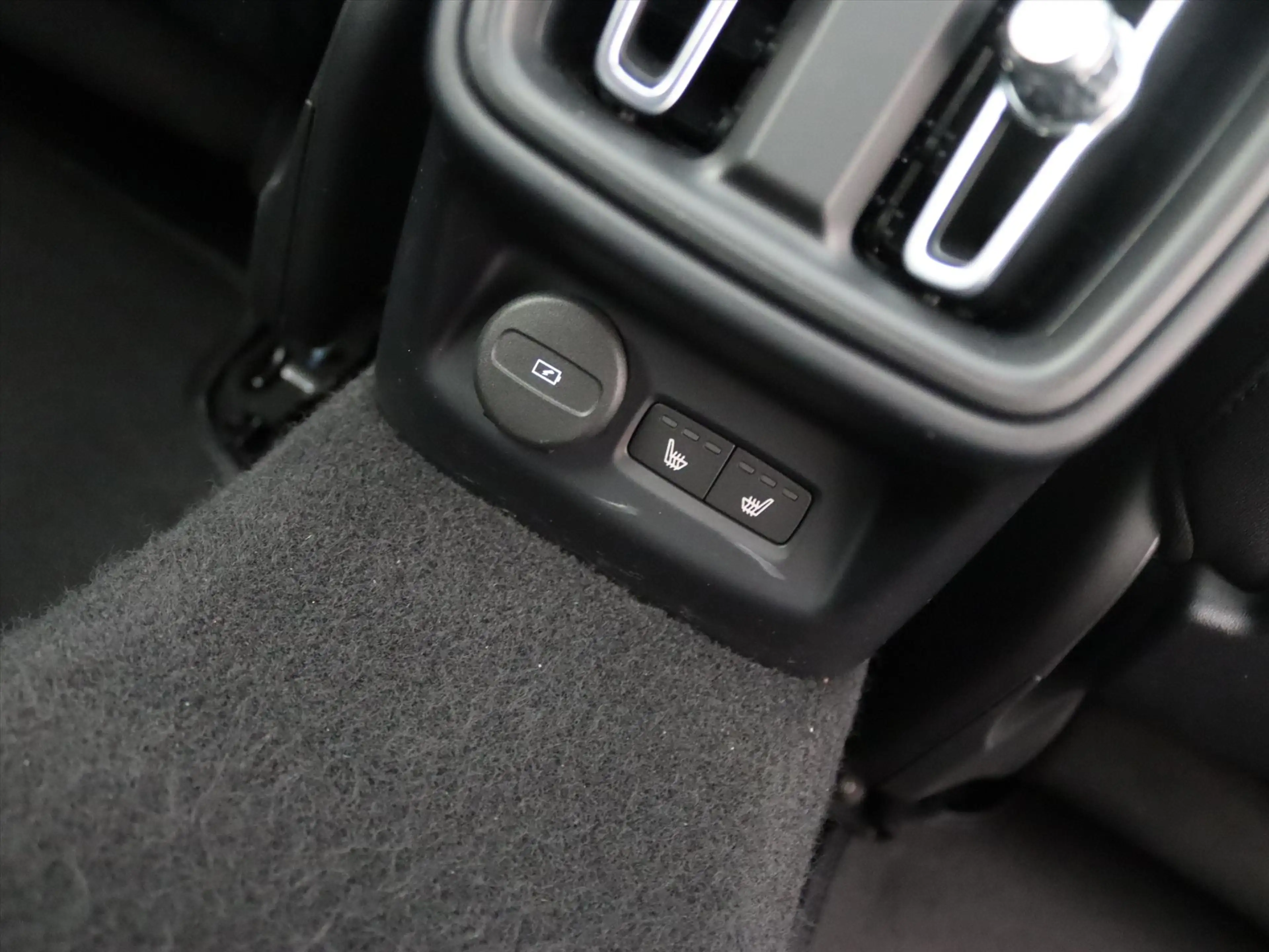 Polestar 2 Standard Range Single Motor 63kWh 225pk 91.65% SoH — photo 32