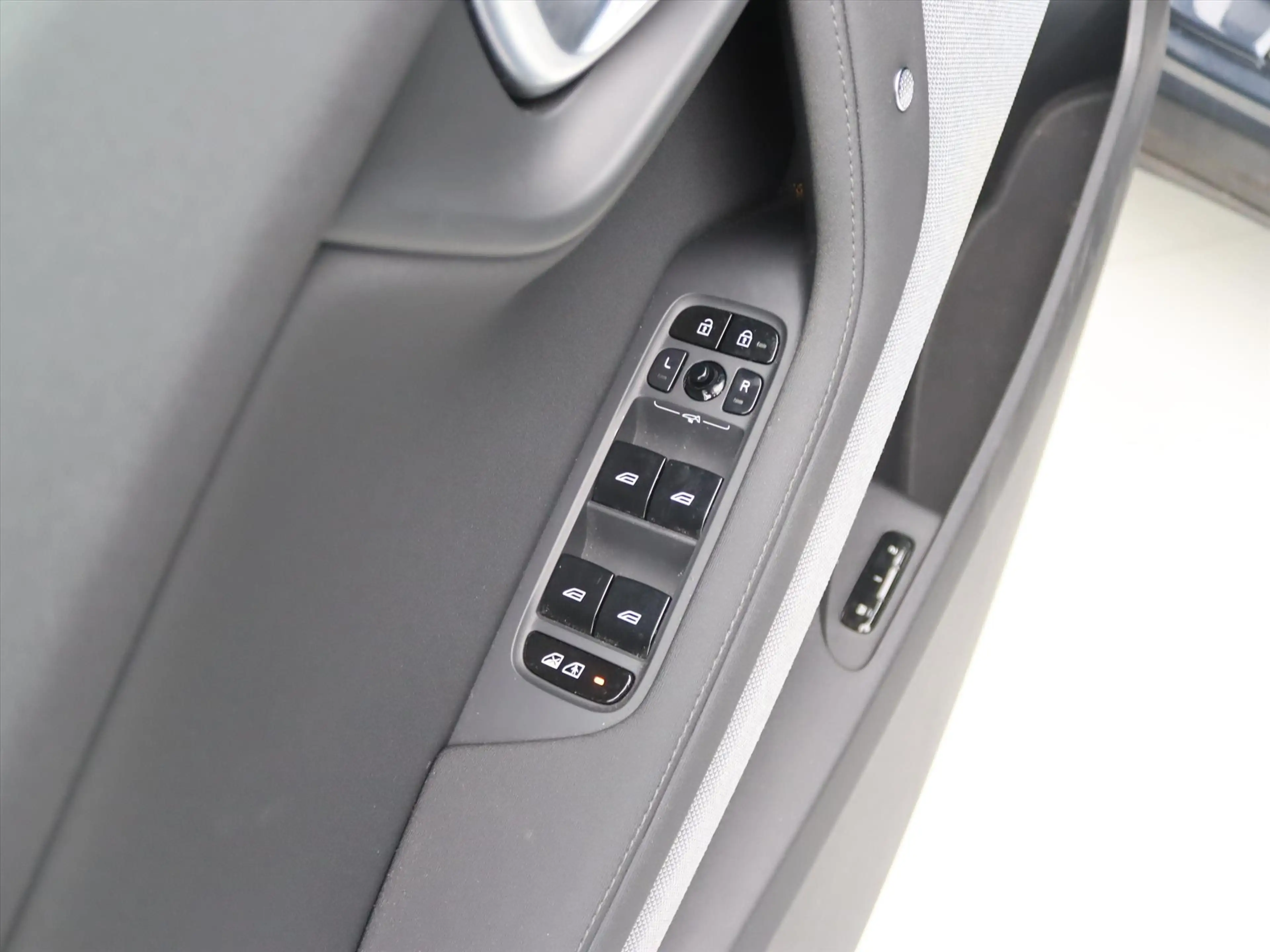 Polestar 2 Standard Range Single Motor 63kWh 225pk 91.65% SoH — photo 33