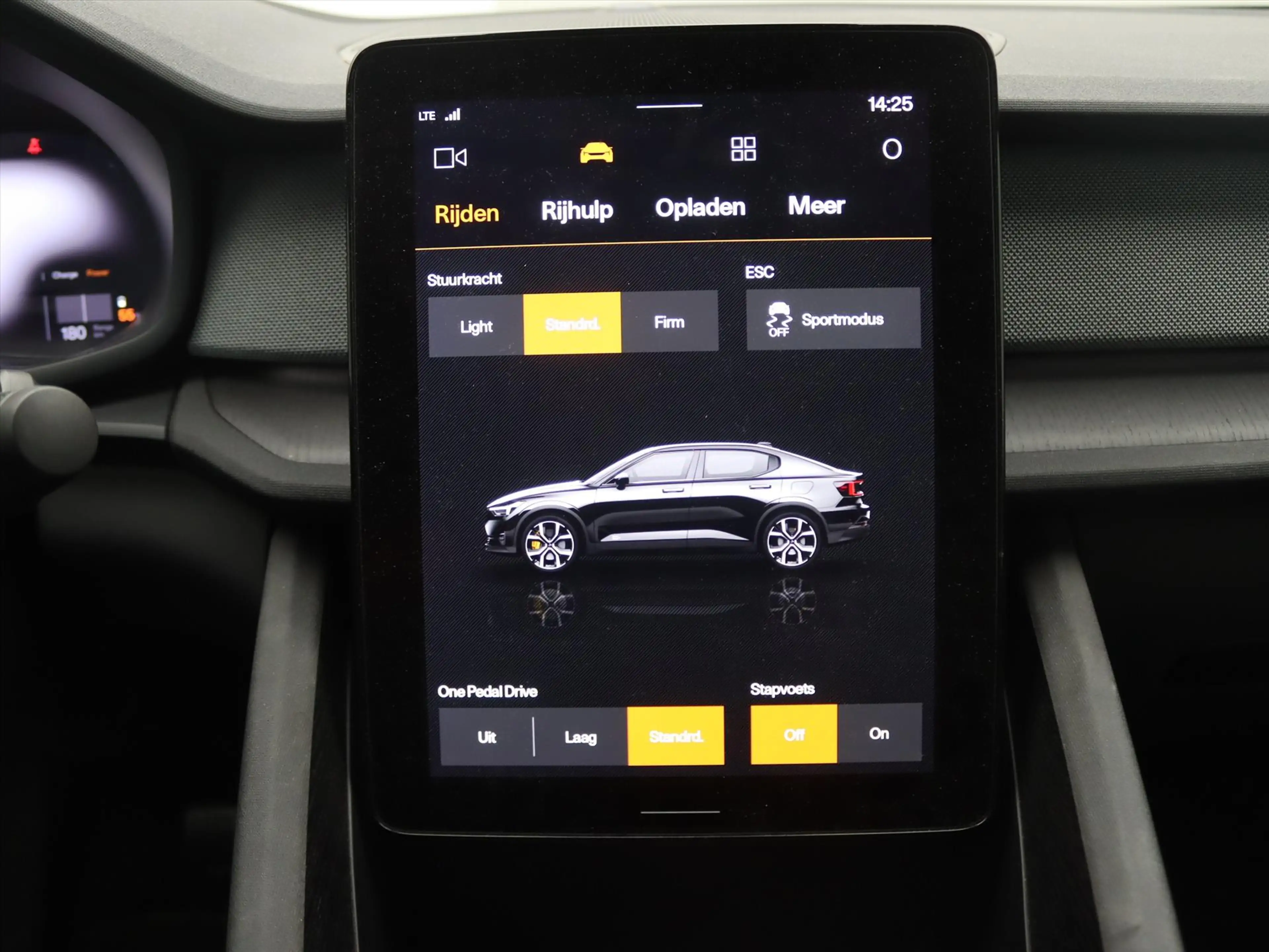 Polestar 2 Standard Range Single Motor 63kWh 225pk 91.65% SoH — photo 37