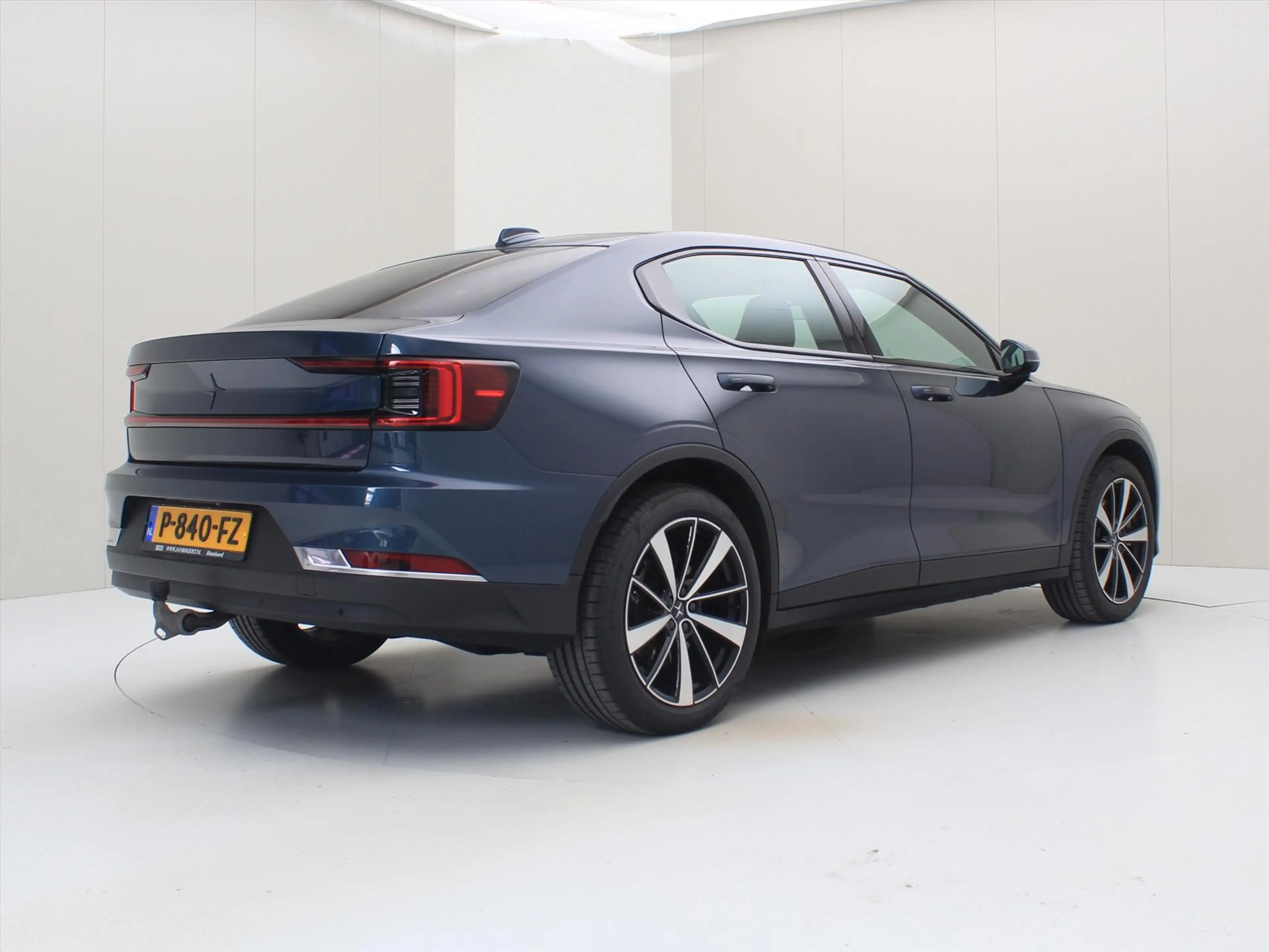 Polestar 2 Standard Range Single Motor 63kWh 225pk 91.65% SoH — photo 2