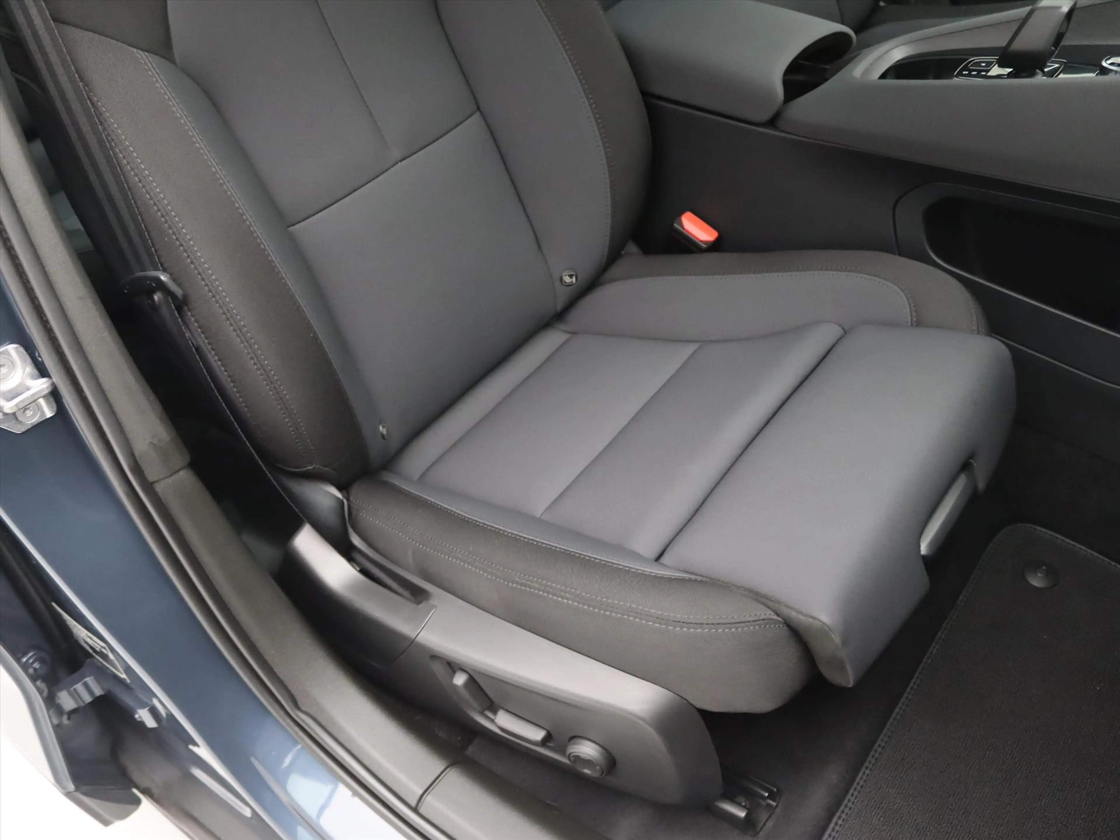 Polestar 2 Standard Range Single Motor 63kWh 225pk 91.65% SoH — photo 21