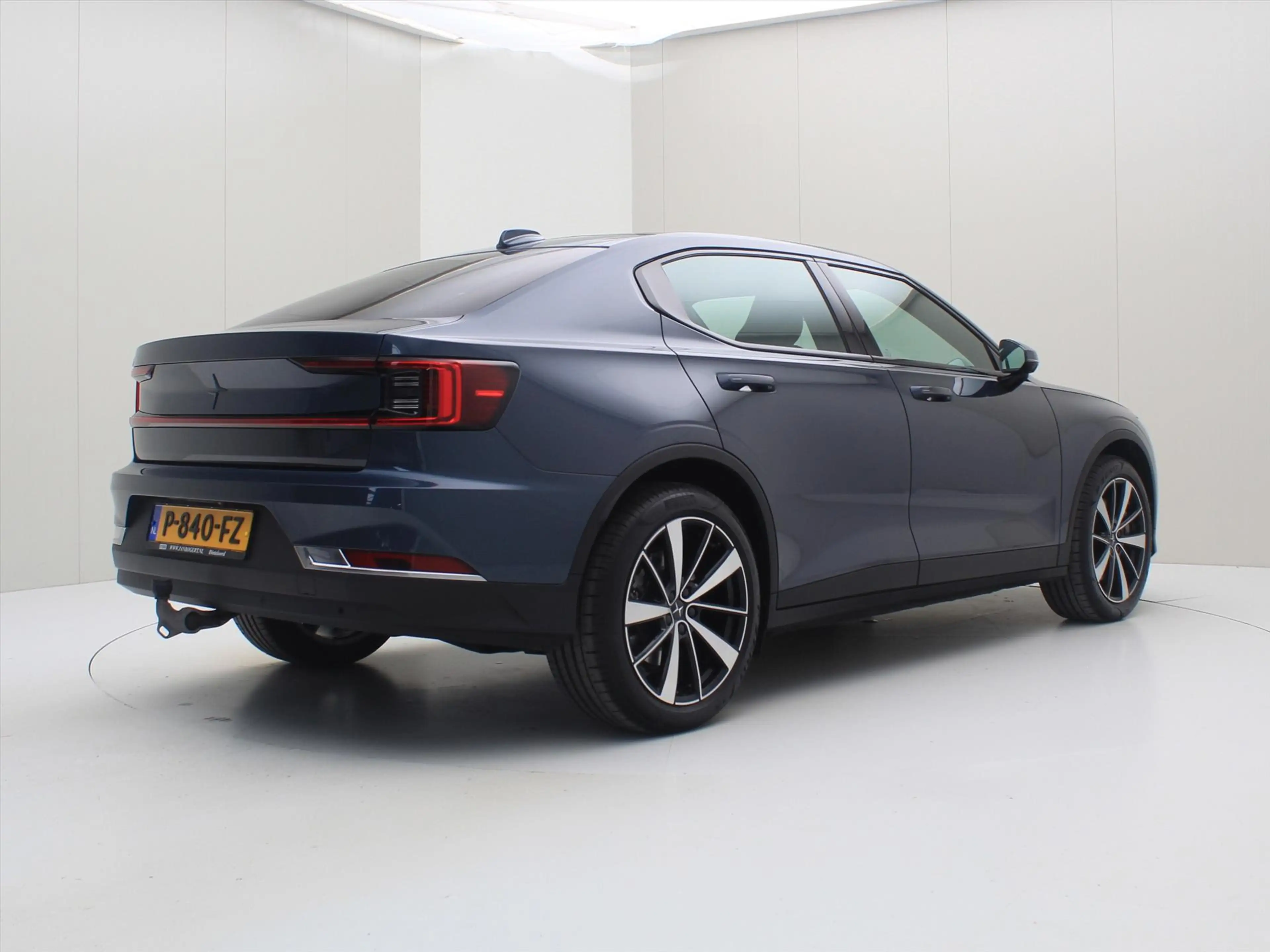 Polestar 2 Standard Range Single Motor 63kWh 225pk 91.65% SoH — photo 3