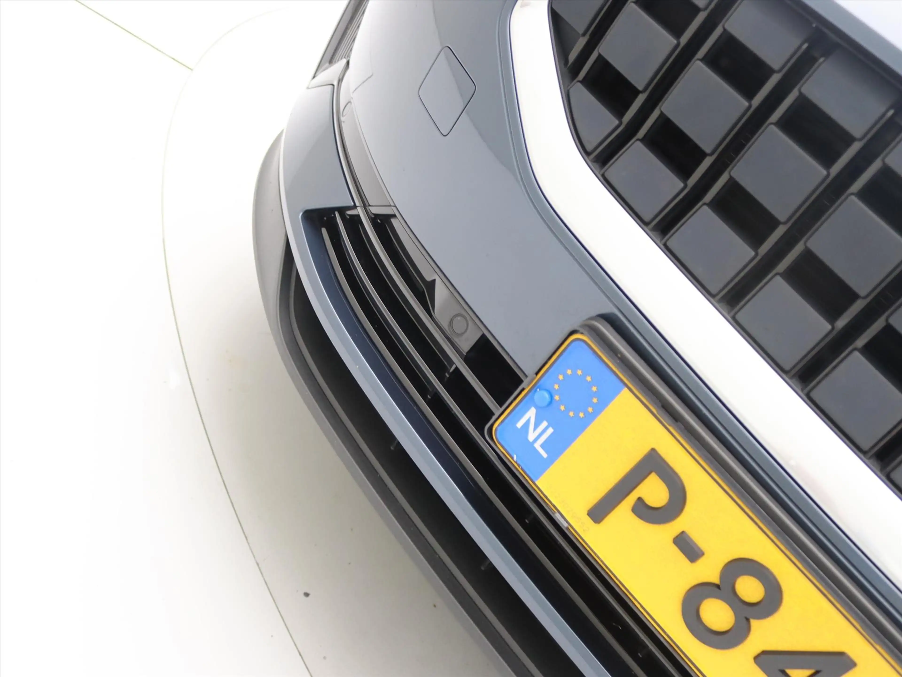 Polestar 2 Standard Range Single Motor 63kWh 225pk 91.65% SoH — photo 33