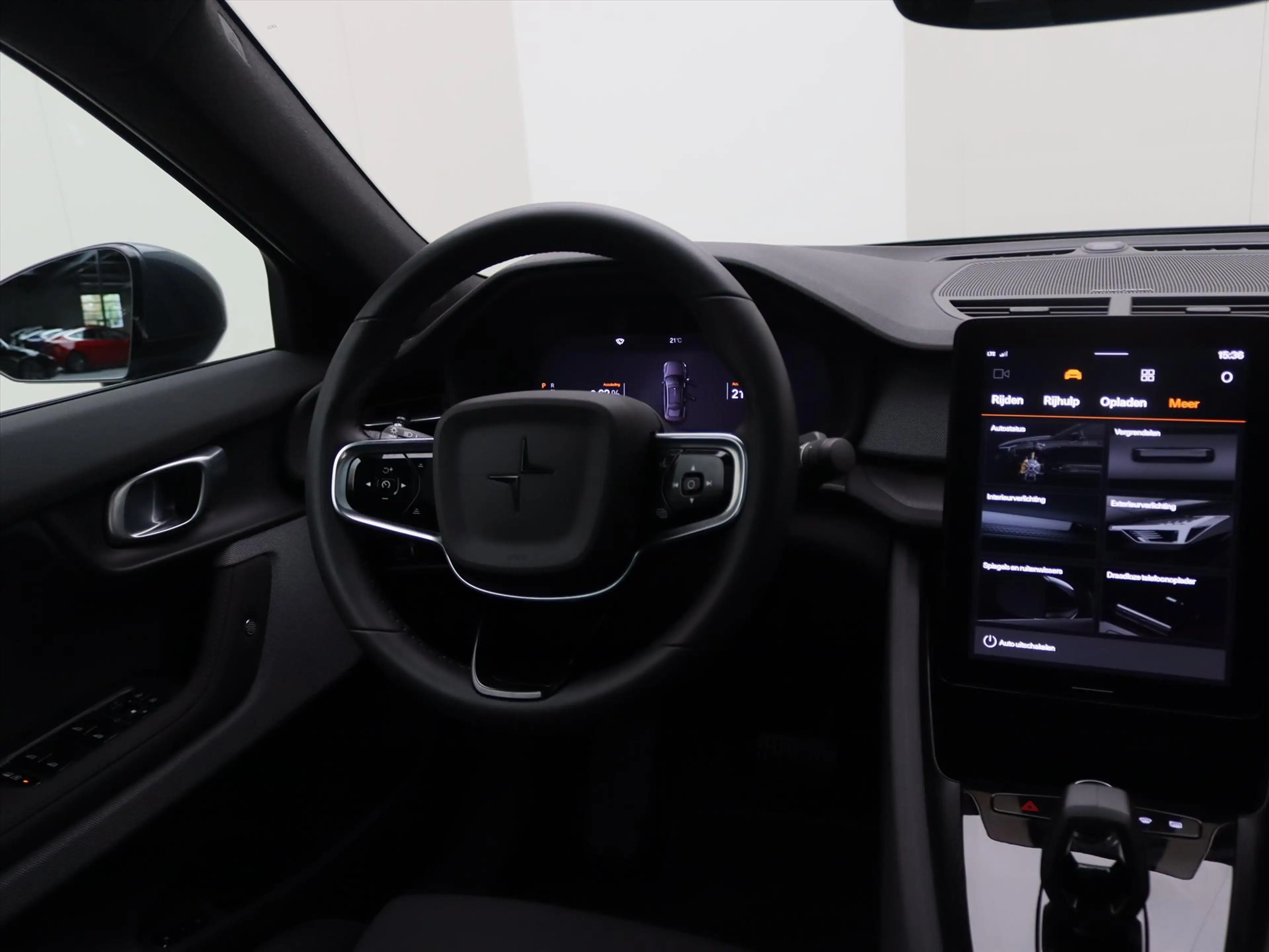 Polestar 2 Standard Range Single Motor 63kWh 225pk 91.65% SoH — photo 9