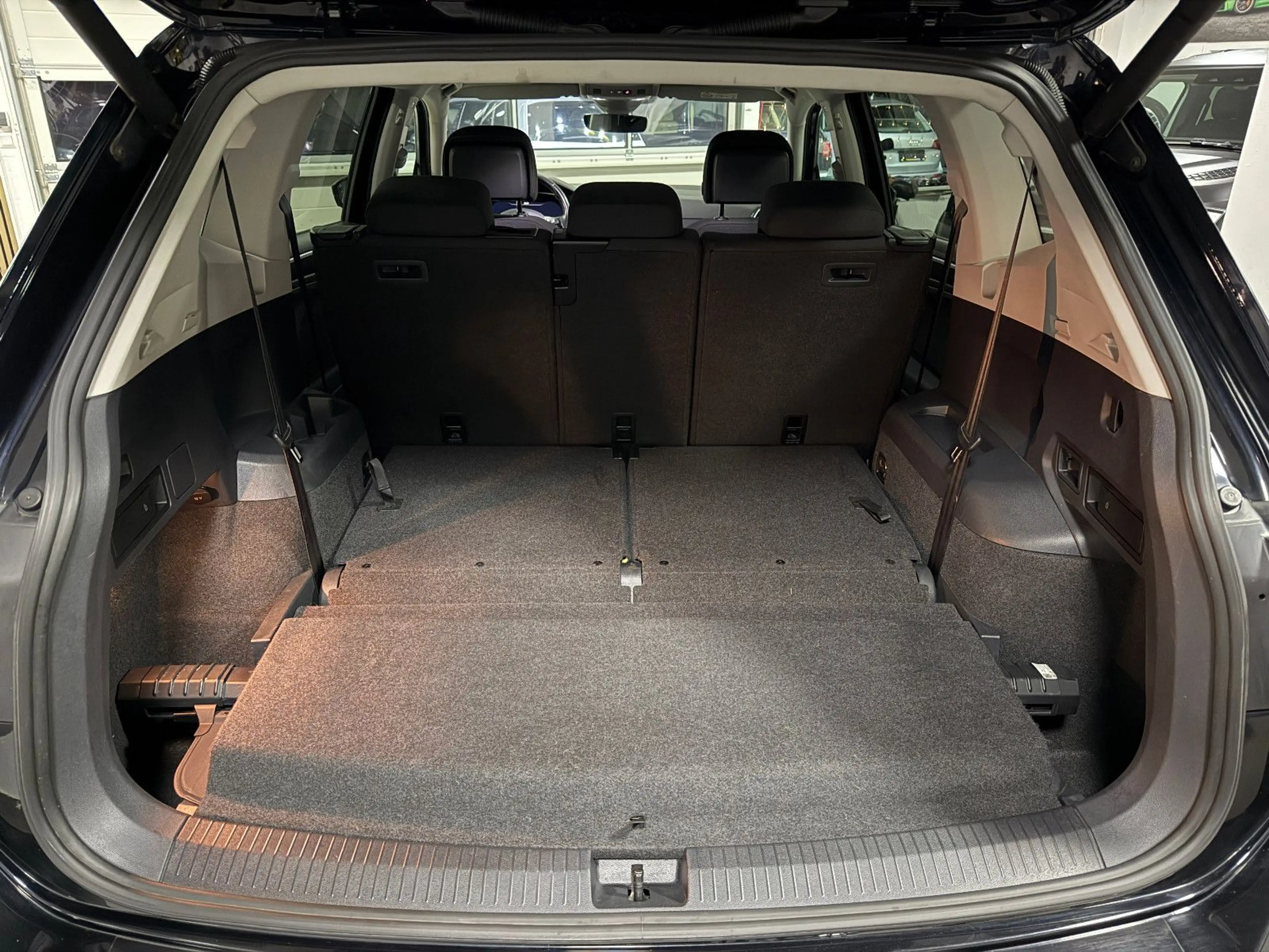 Volkswagen Tiguan Allspace Tiguan 2.0TDI Allspace Highline 4Motion 7-Sitzer — photo 20