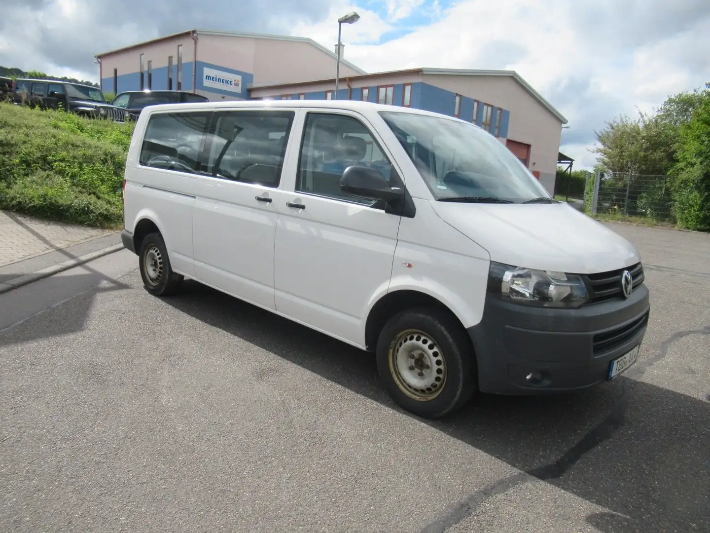 Volkswagen T5 Transporter Kombi lang 9-Sitzer Weiß - 2
