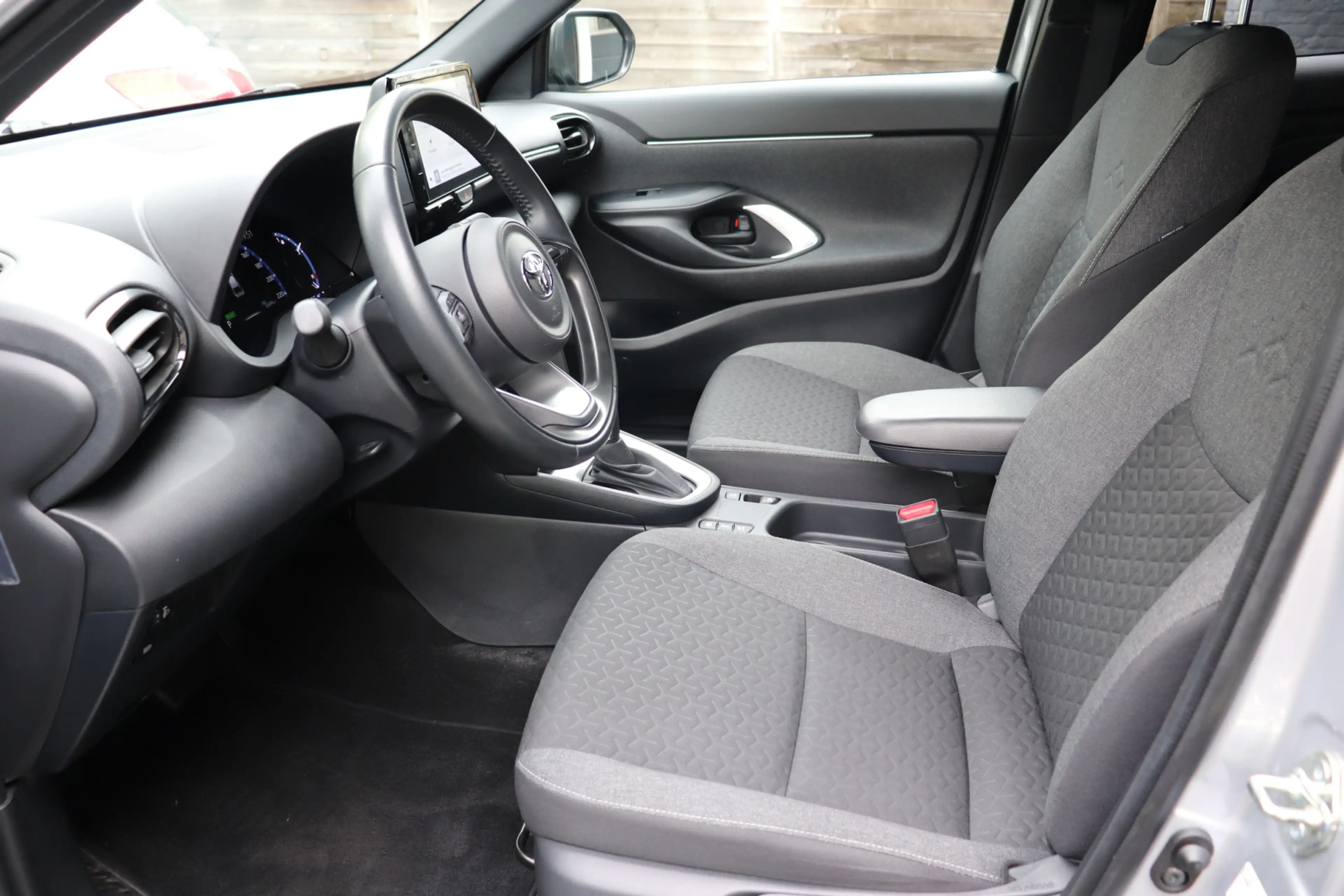 Toyota Yaris Cross 1.5 Hybrid First Edition Automaat . Trekhaak, clim — photo 12