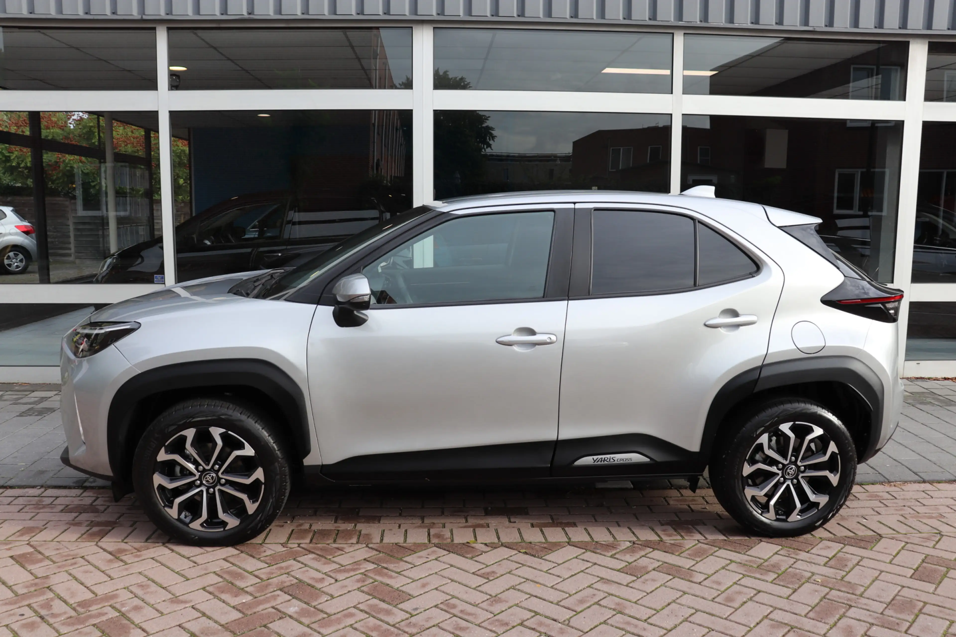 Toyota Yaris Cross 1.5 Hybrid First Edition Automaat . Trekhaak, clim — photo 2