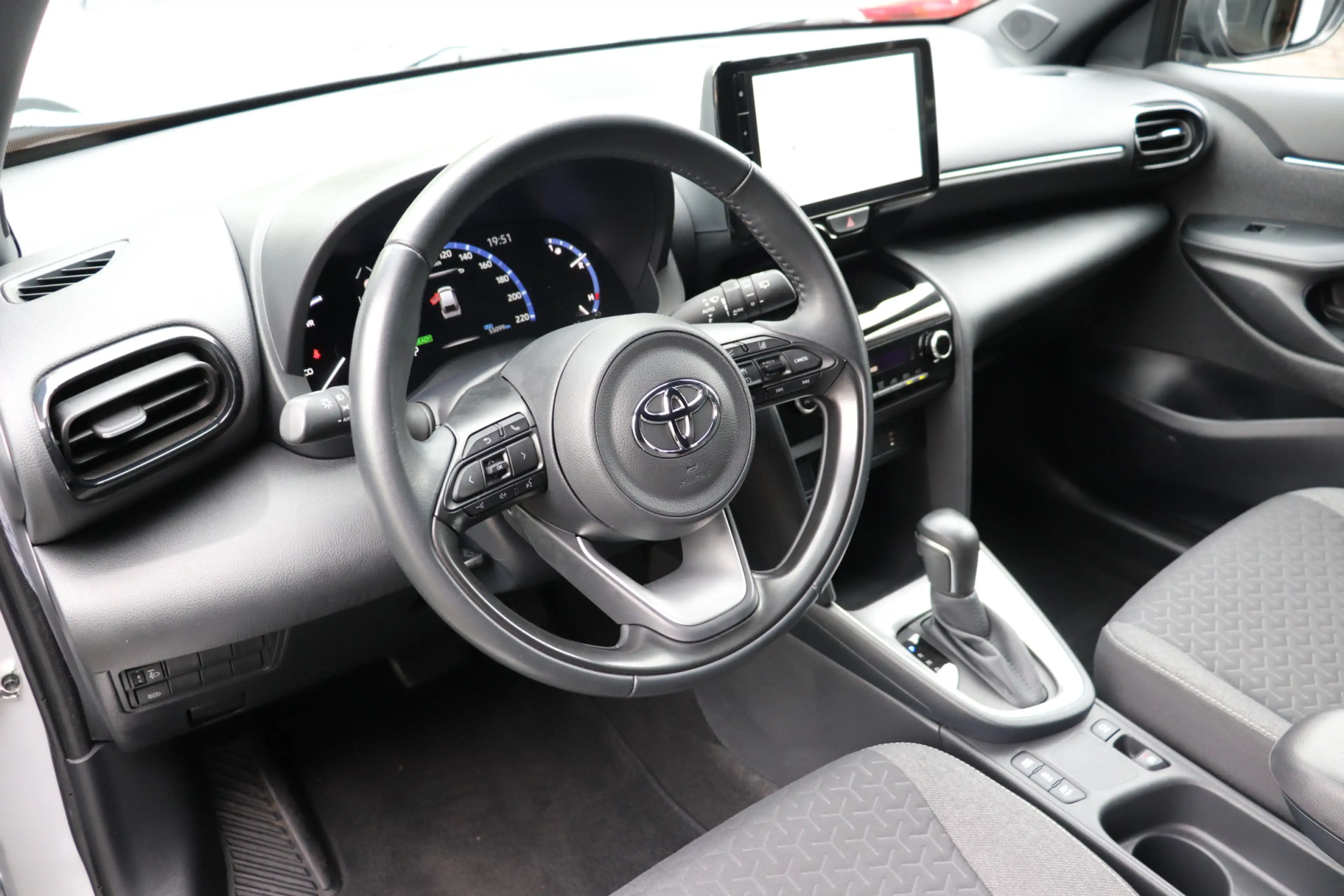 Toyota Yaris Cross 1.5 Hybrid First Edition Automaat . Trekhaak, clim — photo 11