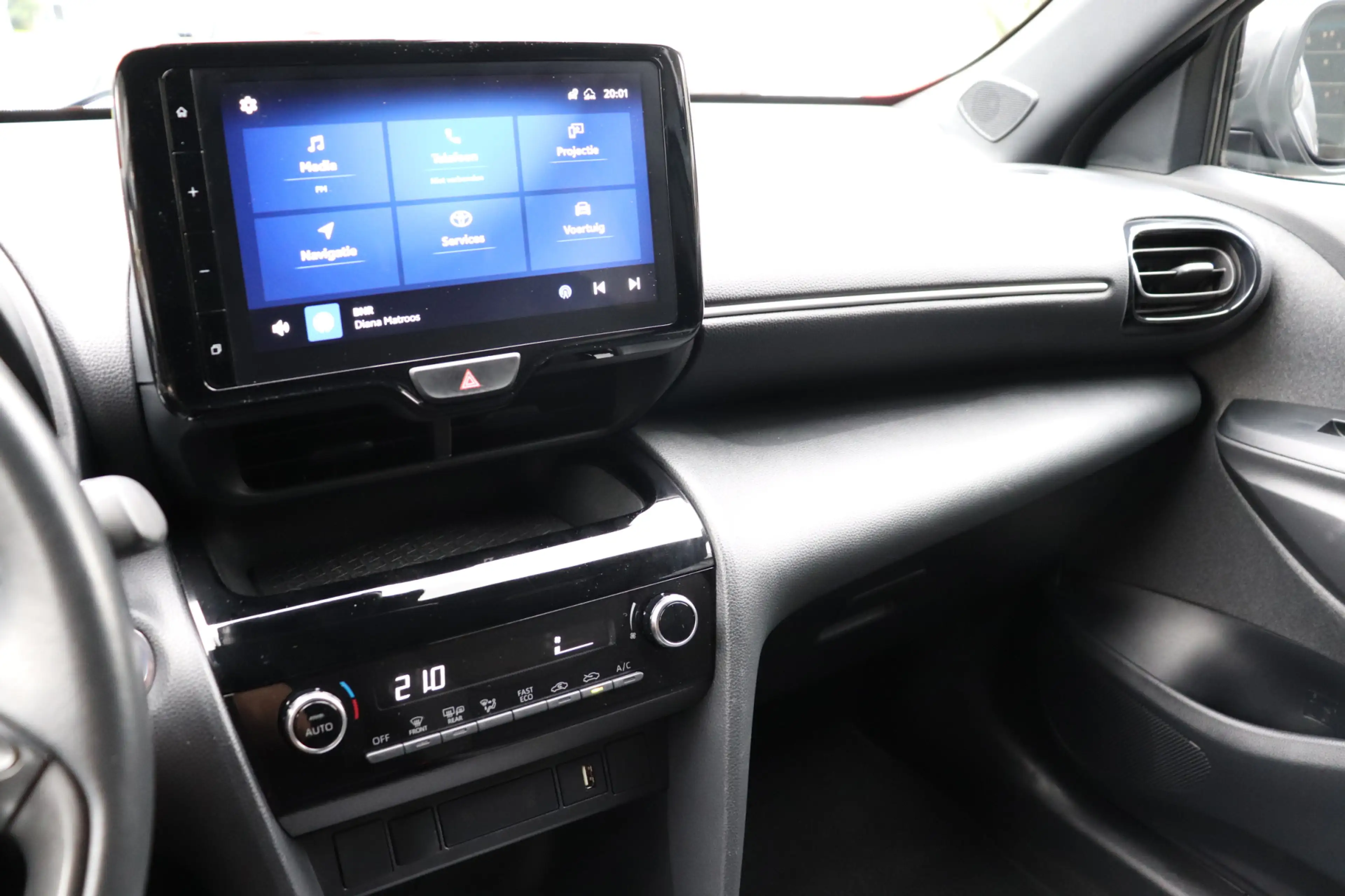 Toyota Yaris Cross 1.5 Hybrid First Edition Automaat . Trekhaak, clim — photo 18
