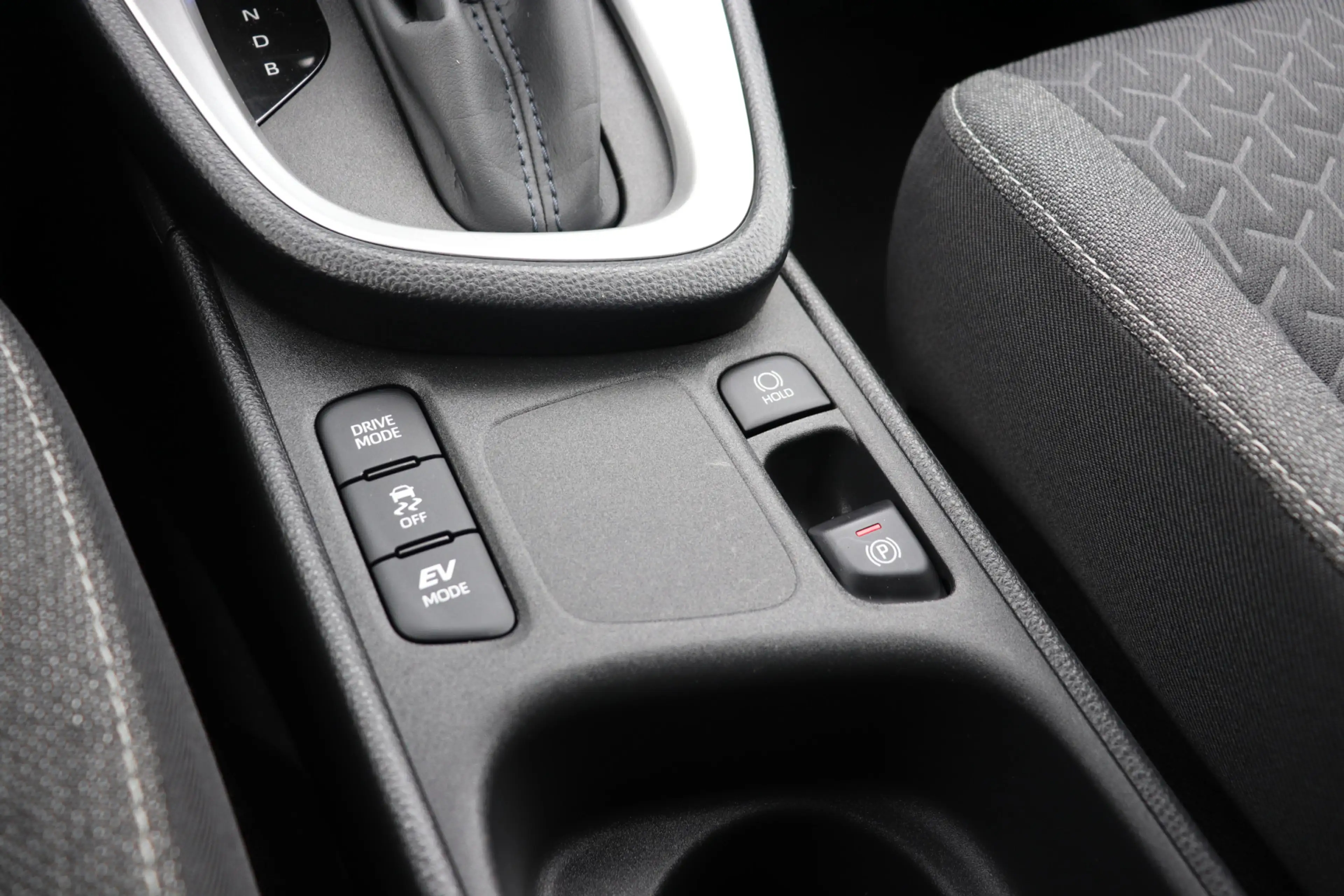 Toyota Yaris Cross 1.5 Hybrid First Edition Automaat . Trekhaak, clim — photo 23